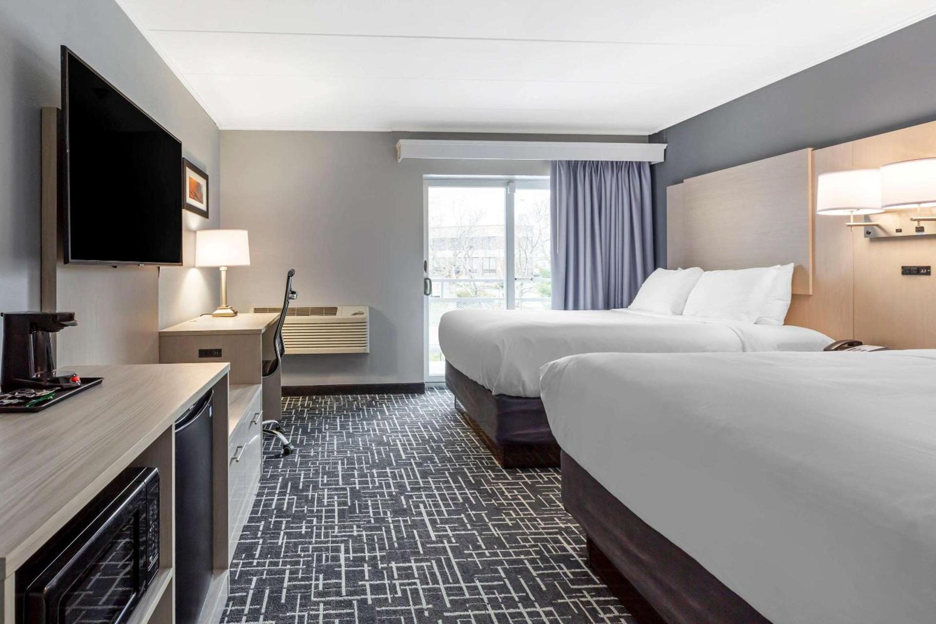 Comfort Inn Hyannis - Cape Cod photo 21