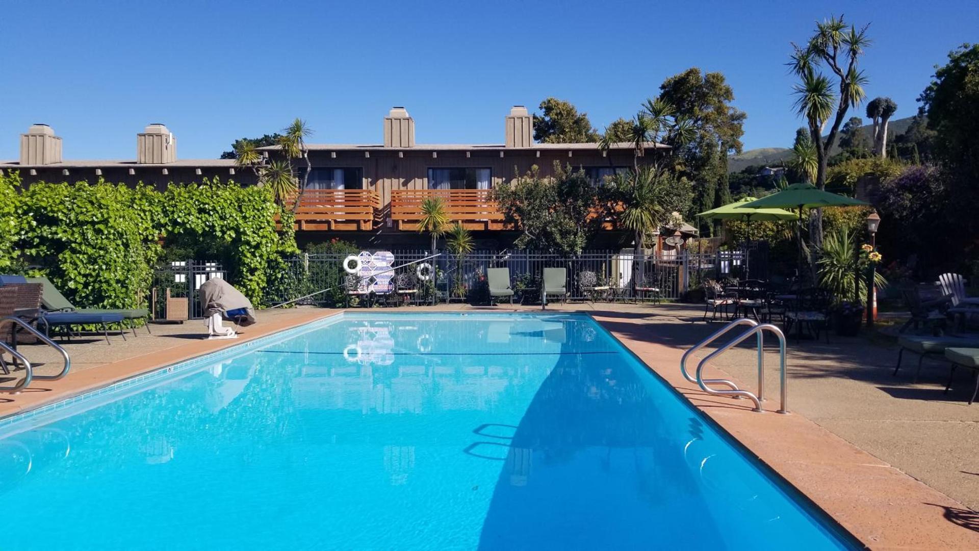 Carmel Valley Lodge photo 3