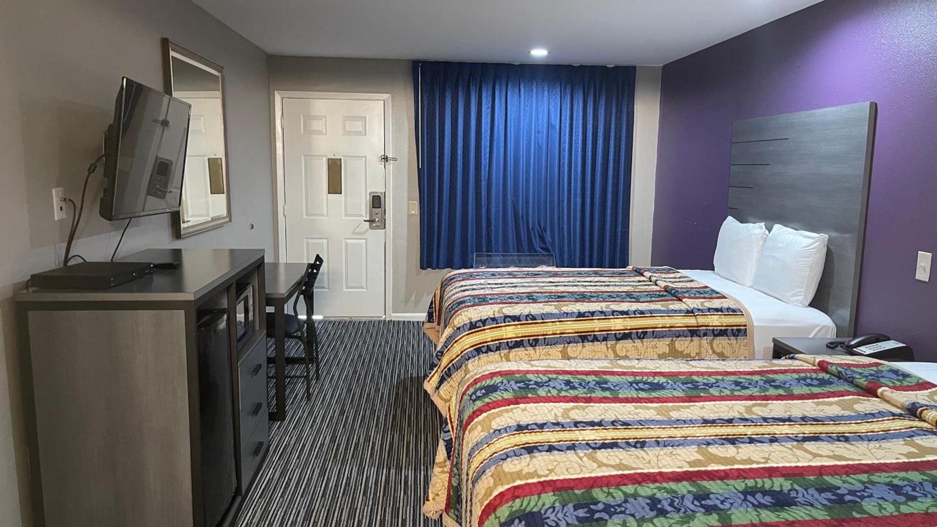 Executive Inn and Suites Houston photo 16