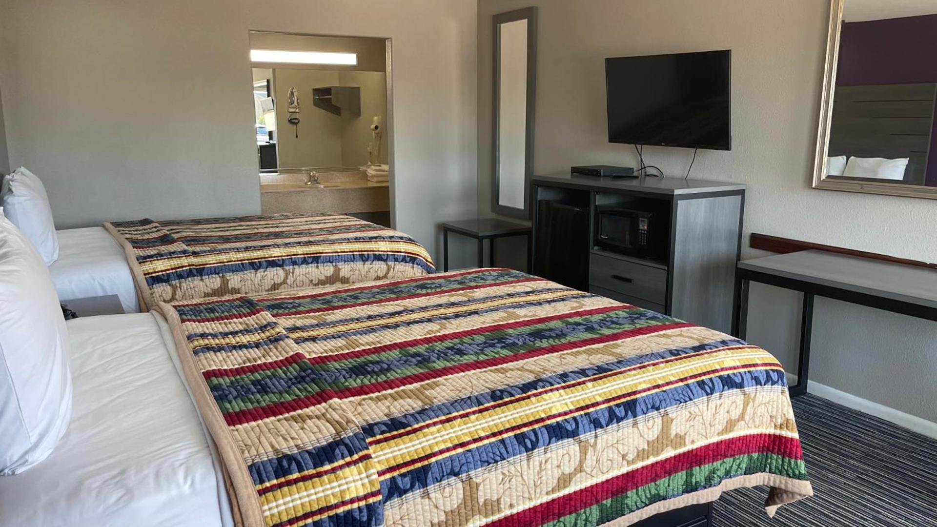 Executive Inn and Suites Houston photo 9