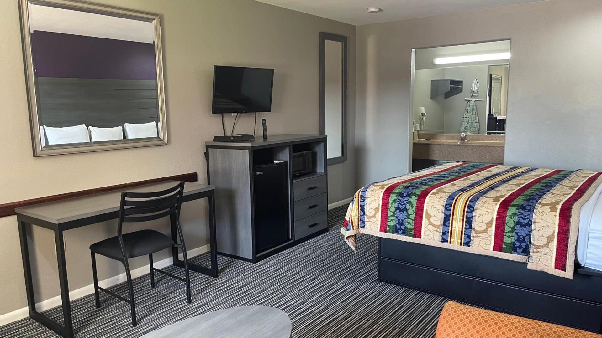 Executive Inn and Suites Houston photo 11