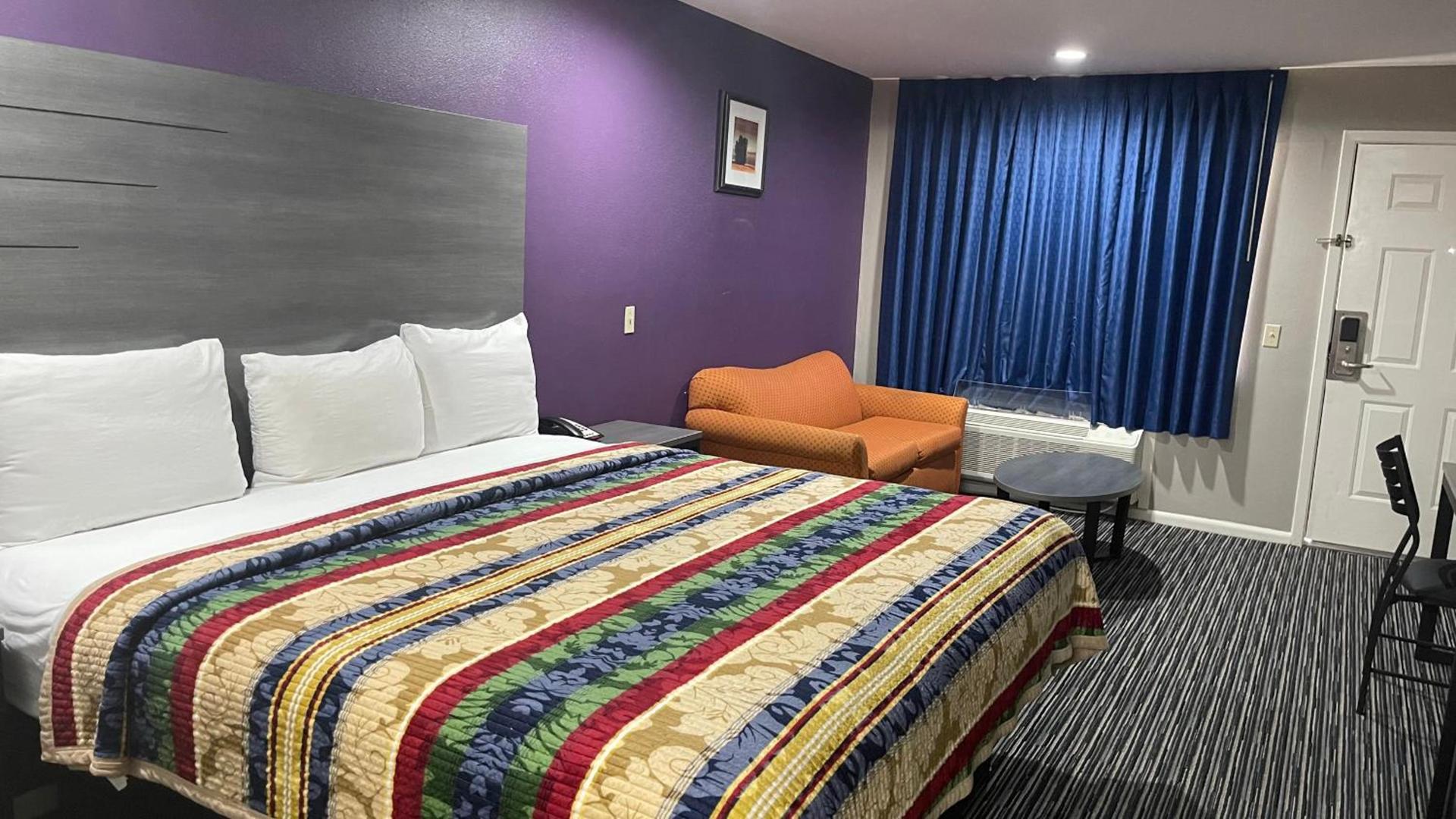 Executive Inn and Suites Houston photo 14