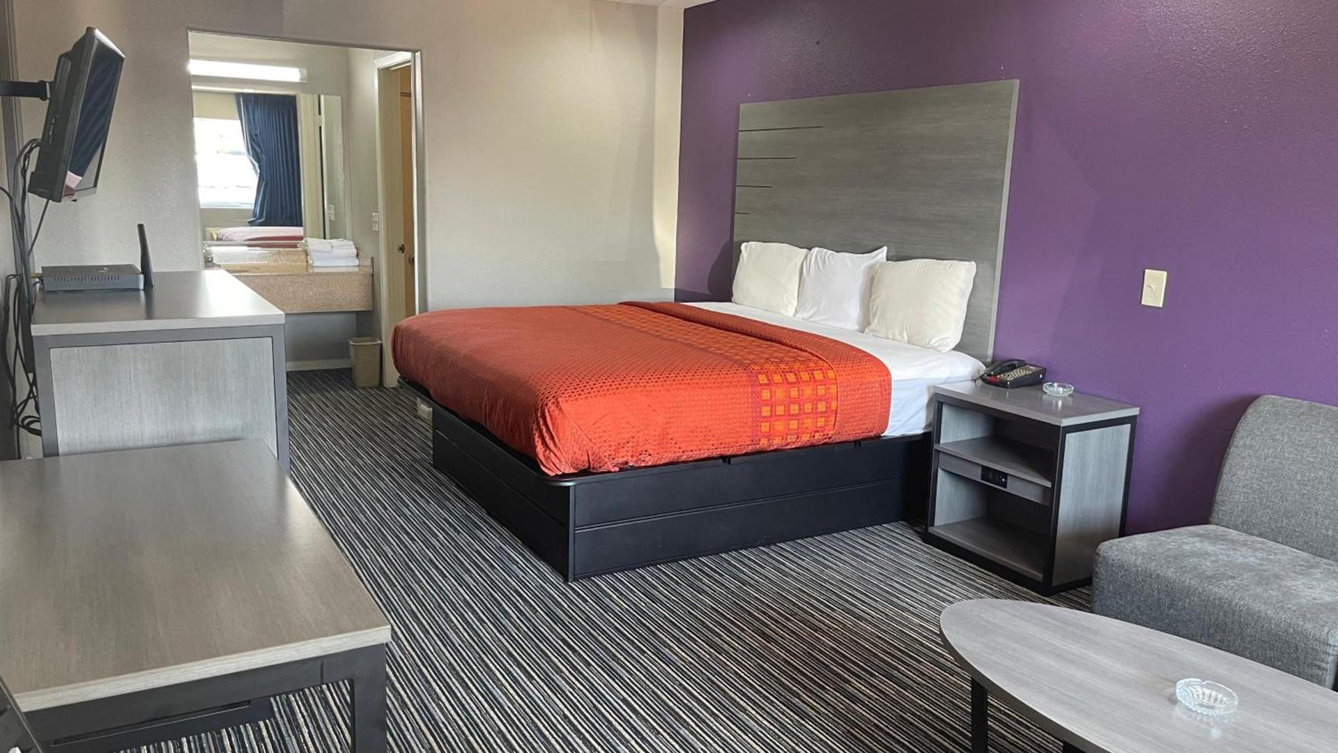 Executive Inn and Suites Houston photo 23