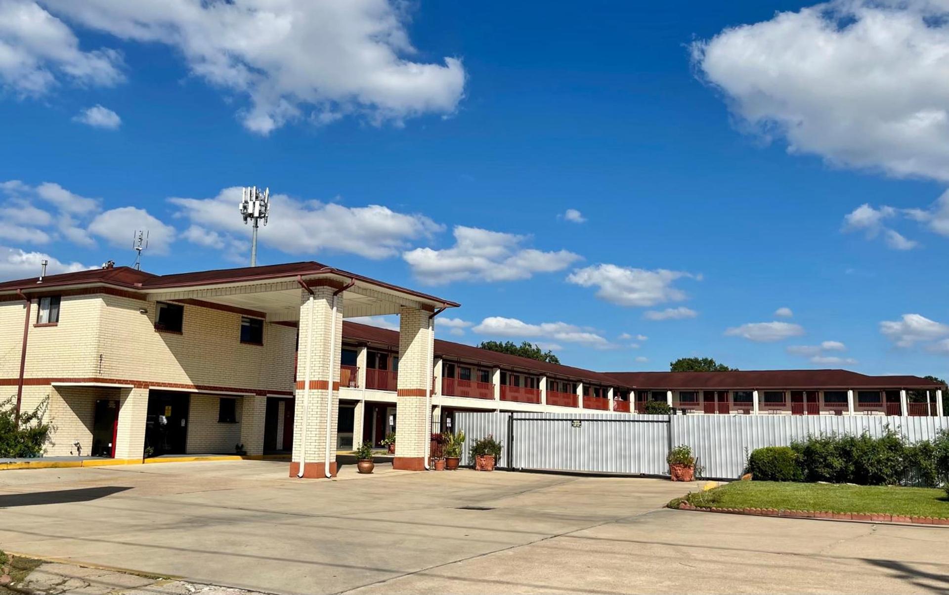 Executive Inn and Suites Houston photo 33