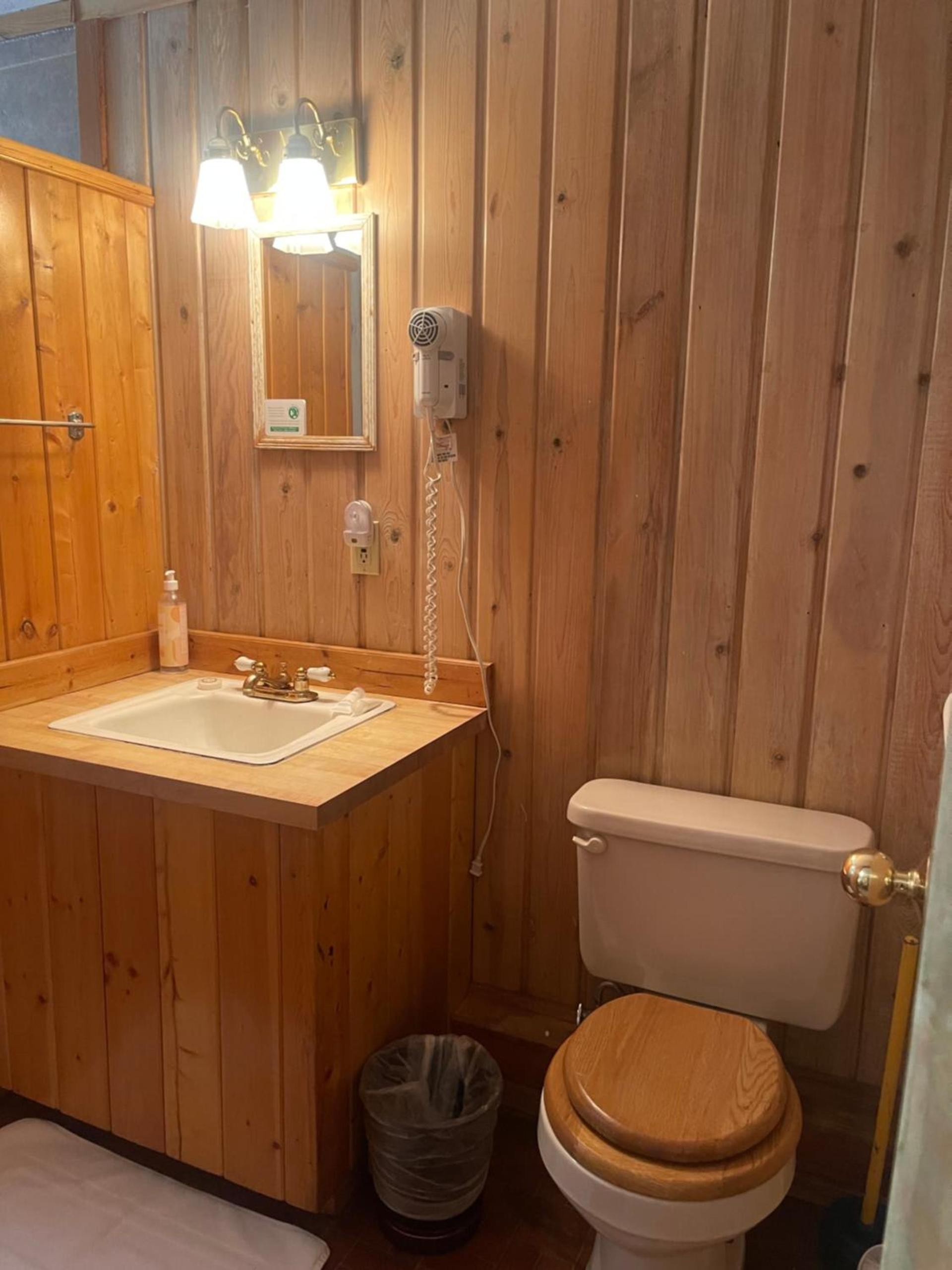 Silver Fork Lodge & Restaurant photo 36