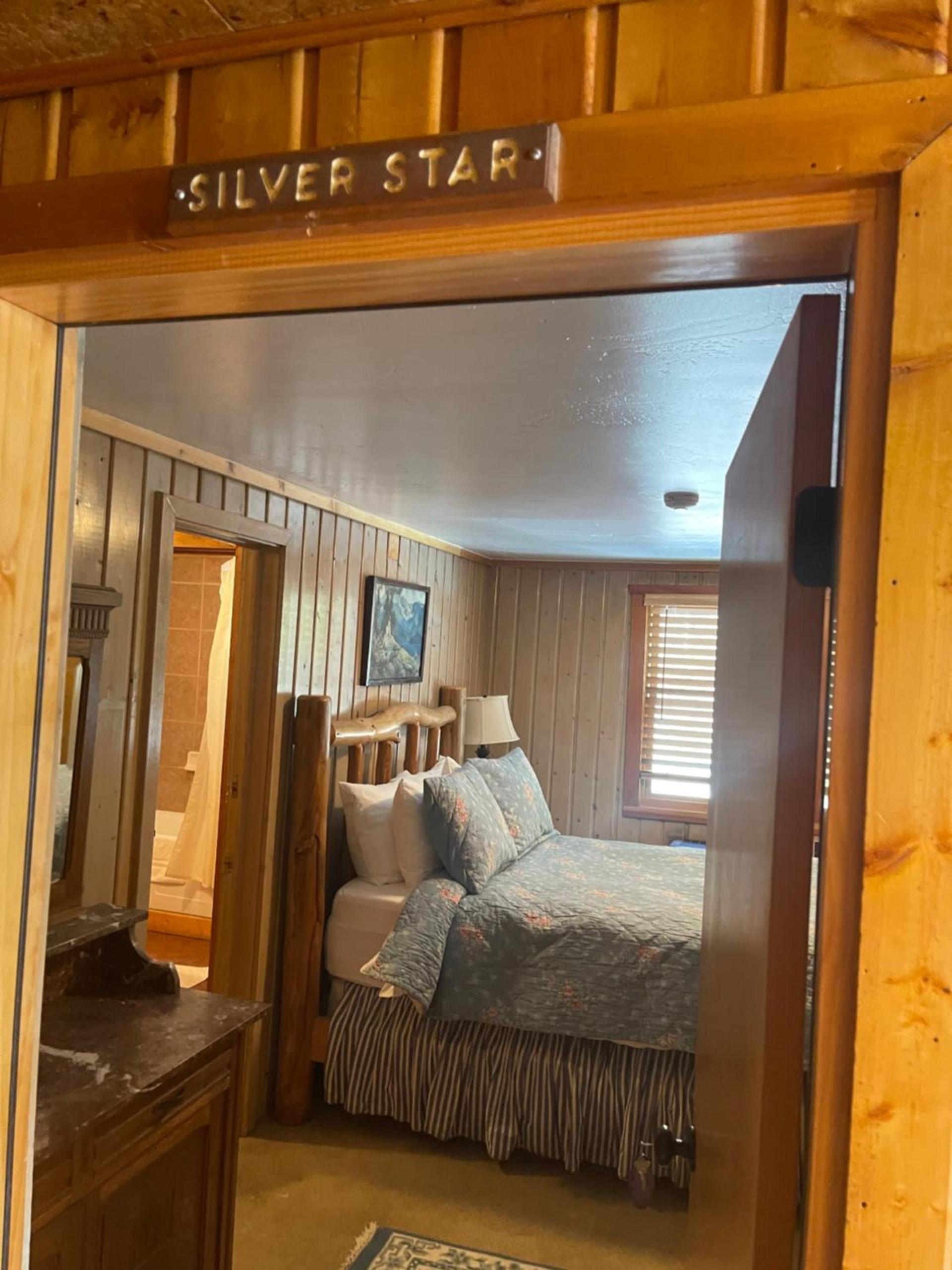 Silver Fork Lodge & Restaurant photo 37
