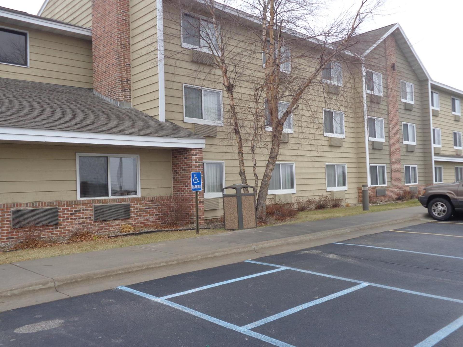 AmericInn by Wyndham Coralville photo 39