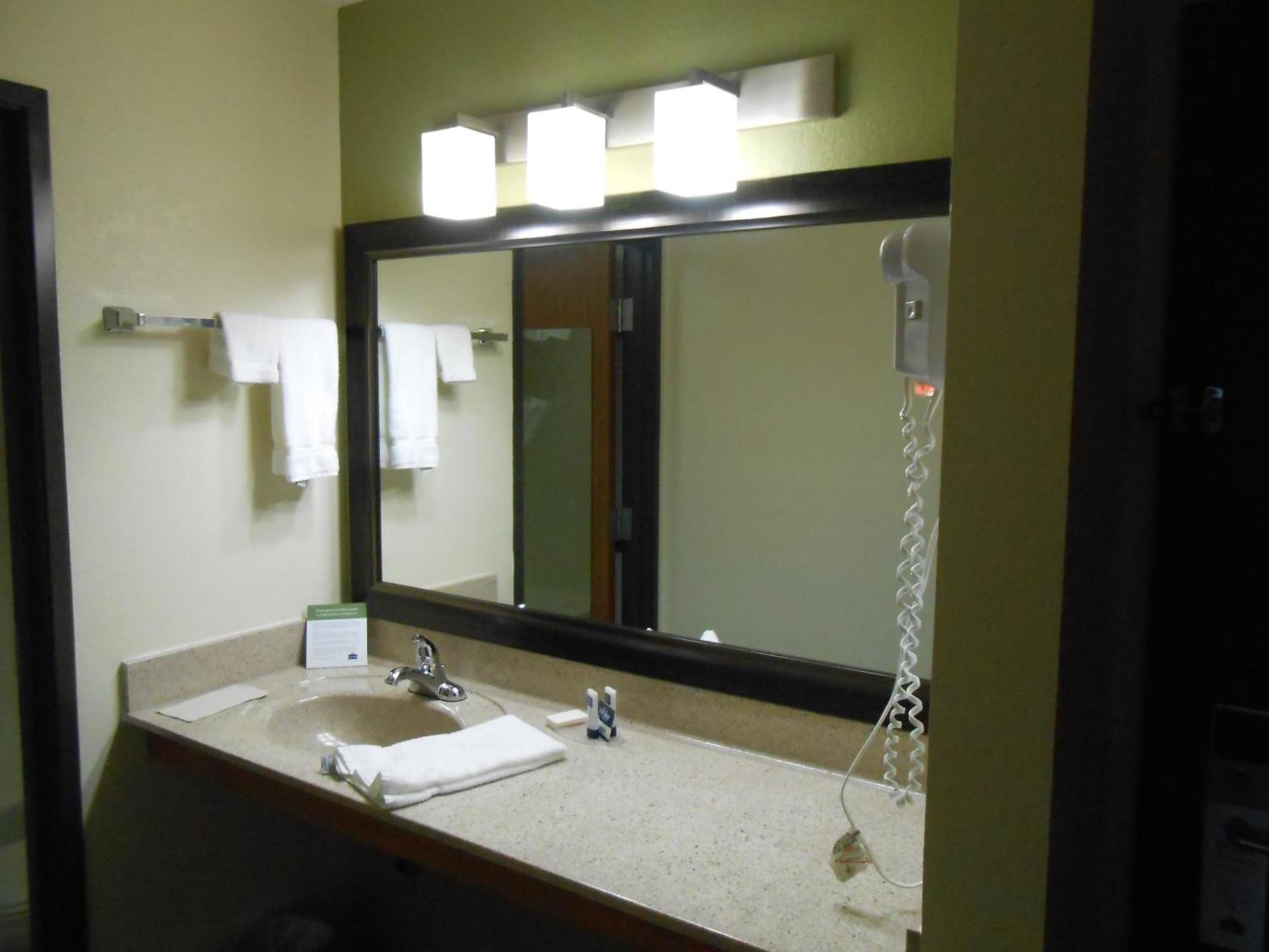 AmericInn by Wyndham Grand Rapids photo 34