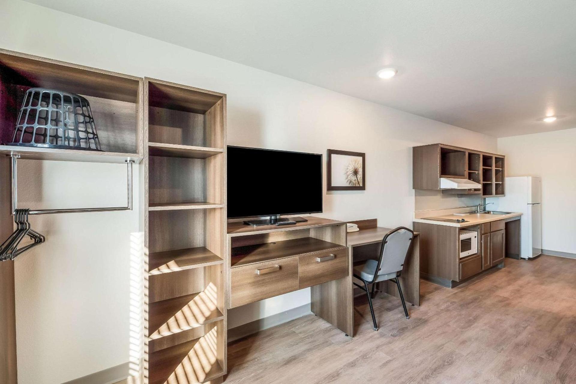 WoodSpring Suites Tucson-South photo 13
