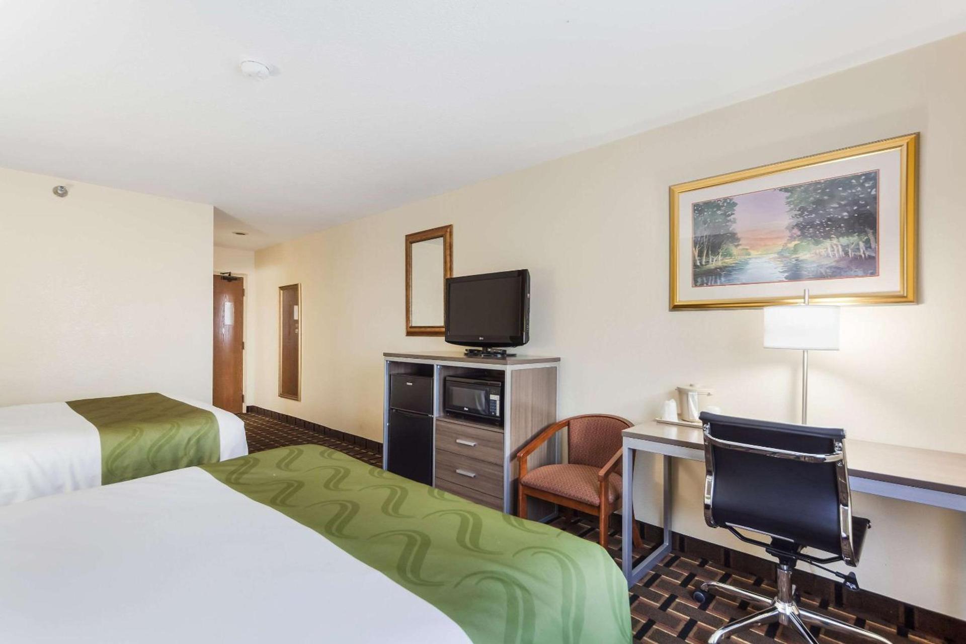 Quality Inn Lincoln Cornhusker photo 12