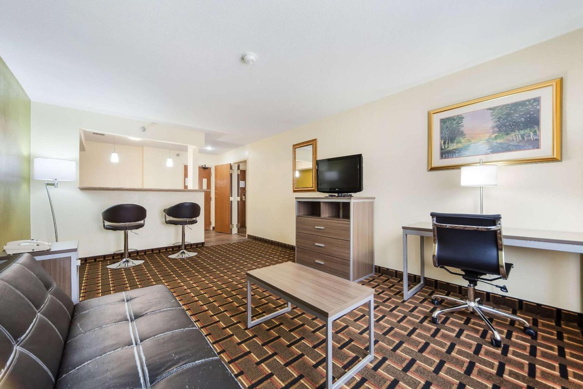 Quality Inn Lincoln Cornhusker photo 13
