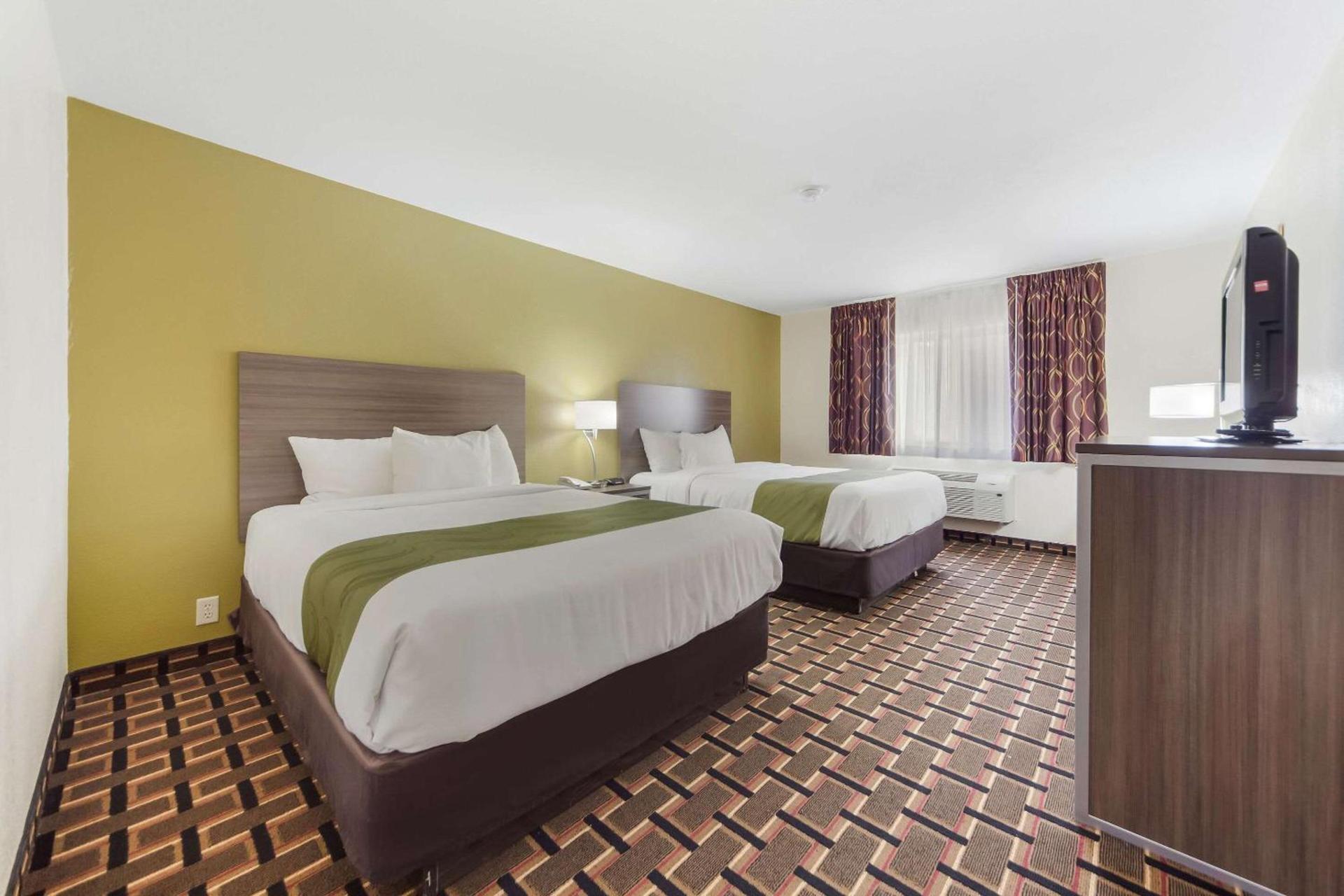 Quality Inn Lincoln Cornhusker photo 14