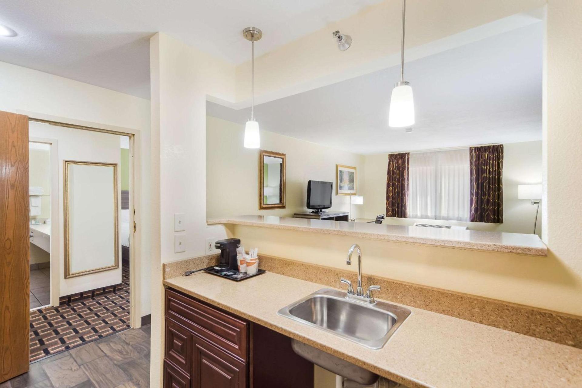 Quality Inn Lincoln Cornhusker photo 16