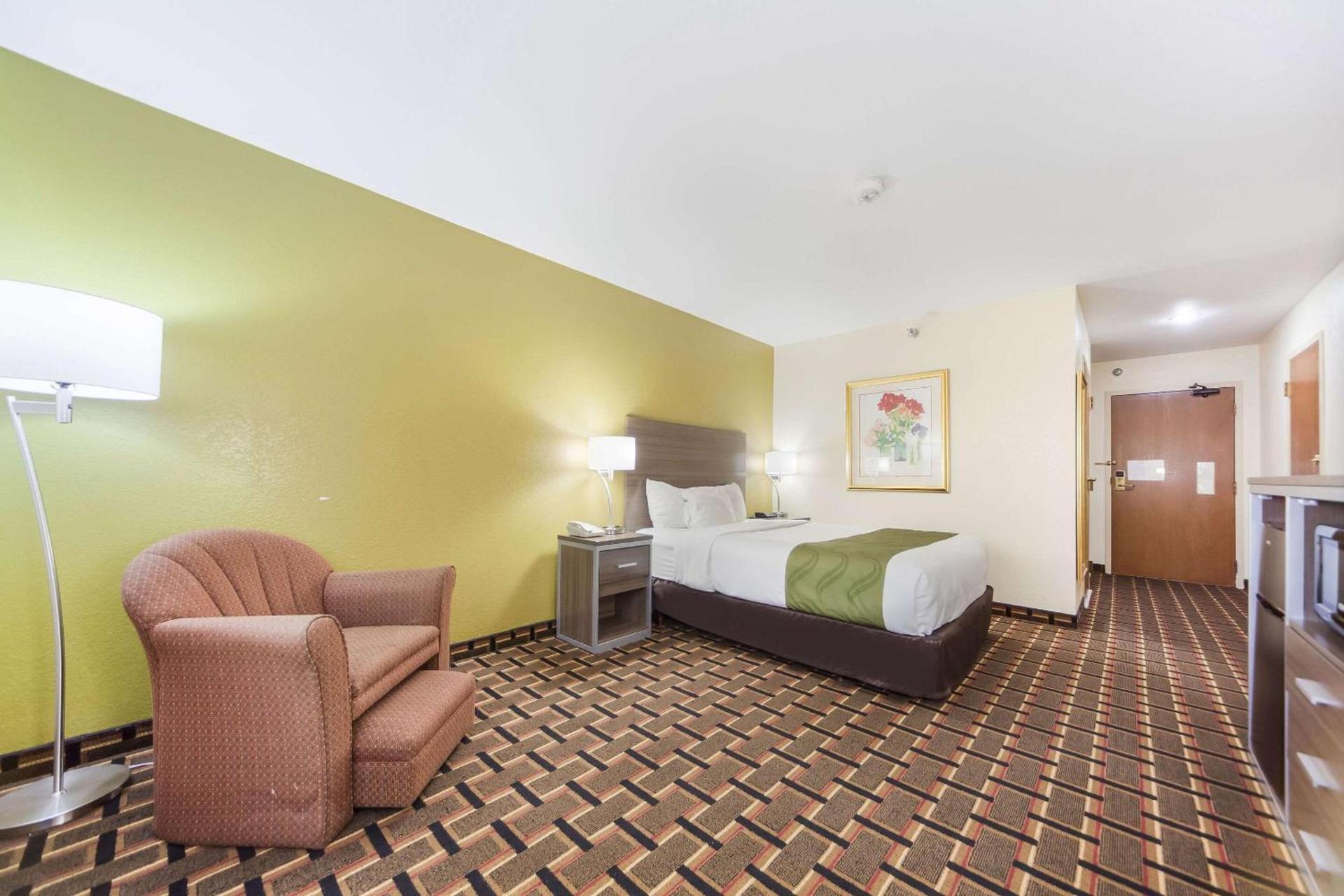 Quality Inn Lincoln Cornhusker photo 17