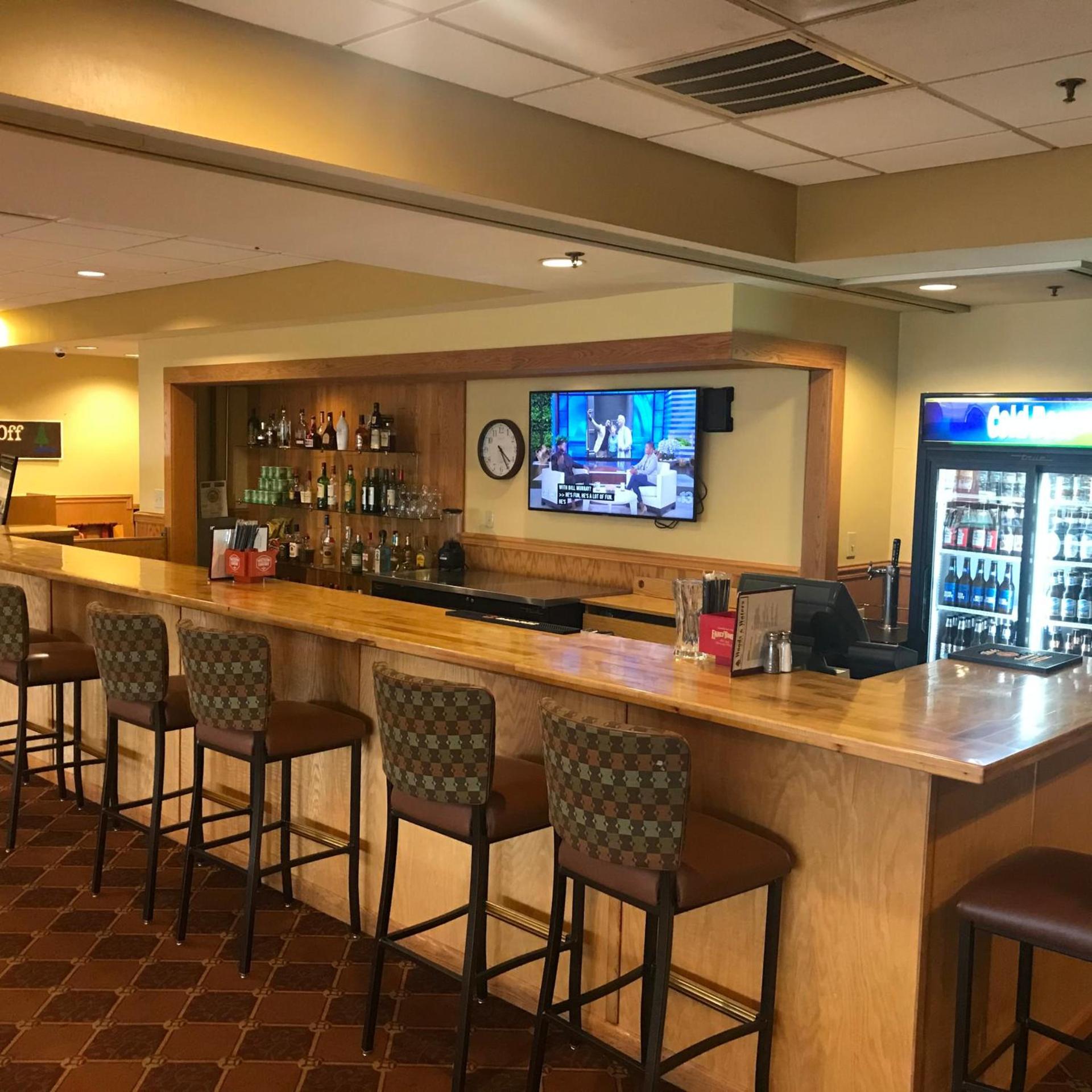 Days Inn & Suites by Wyndham Sutton Flatwoods photo 8