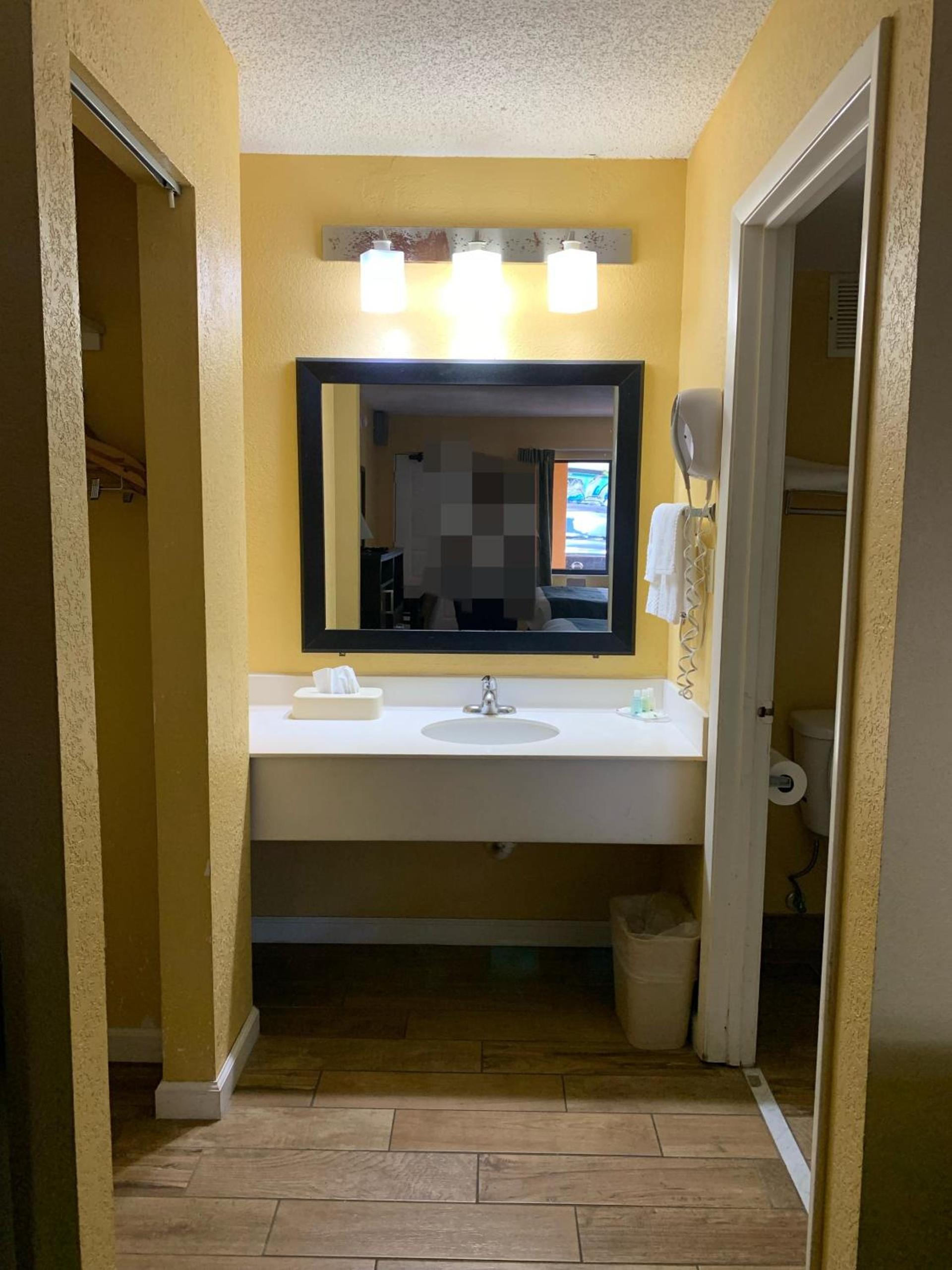 Quality Inn Gainesville near University photo 36