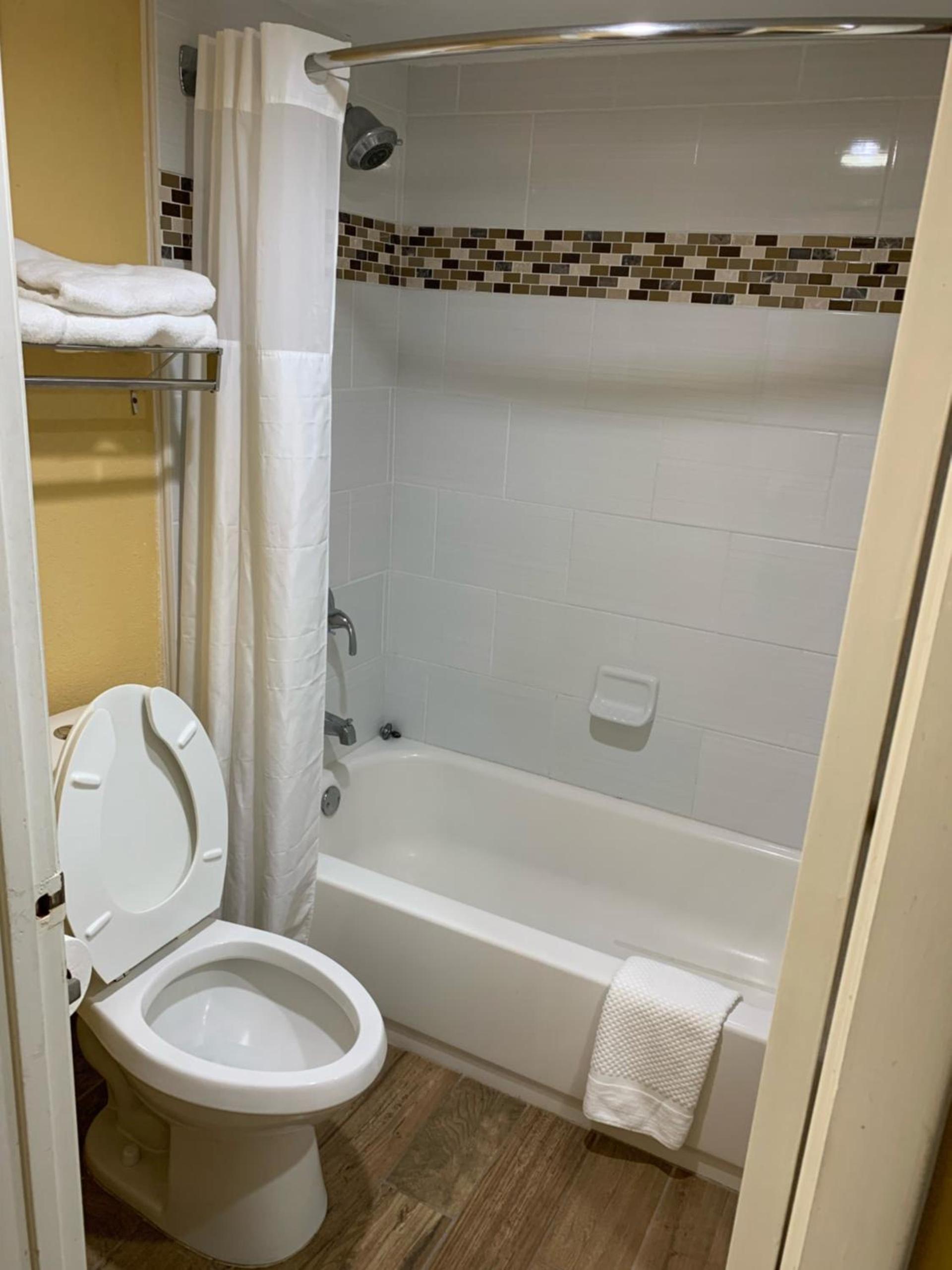 Quality Inn Gainesville near University photo 35