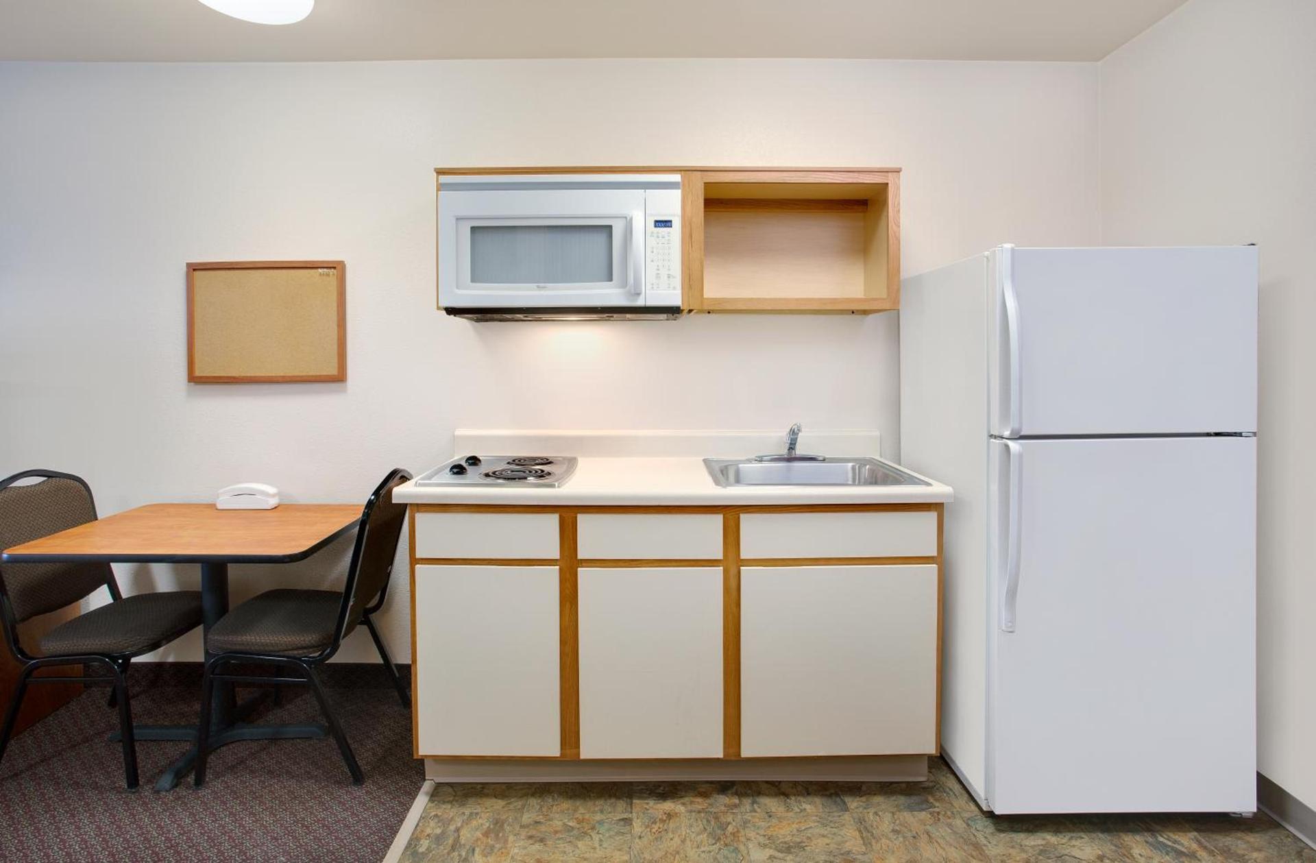 WoodSpring Suites Fort Wayne photo 15
