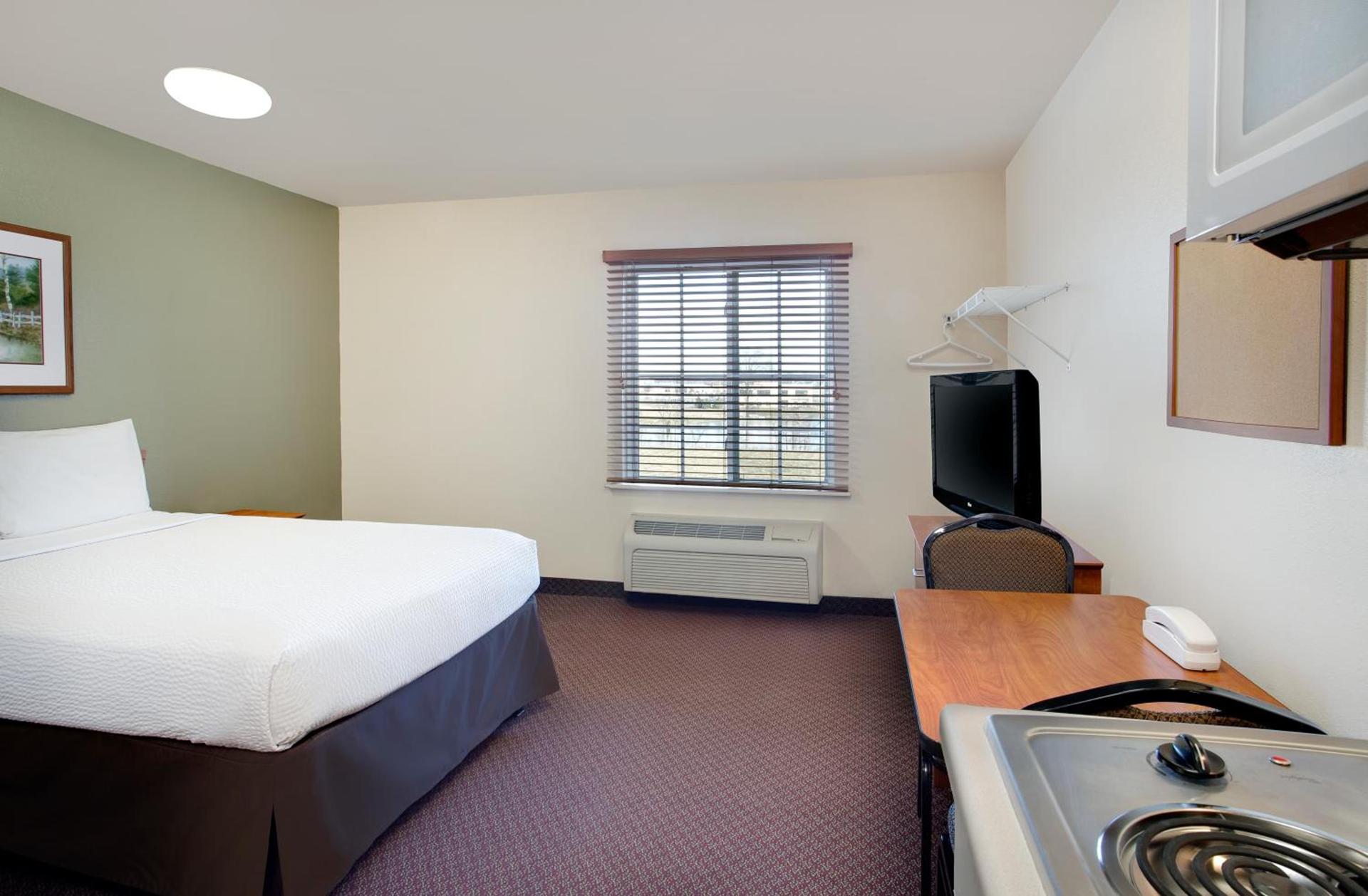 WoodSpring Suites Fort Wayne photo 16