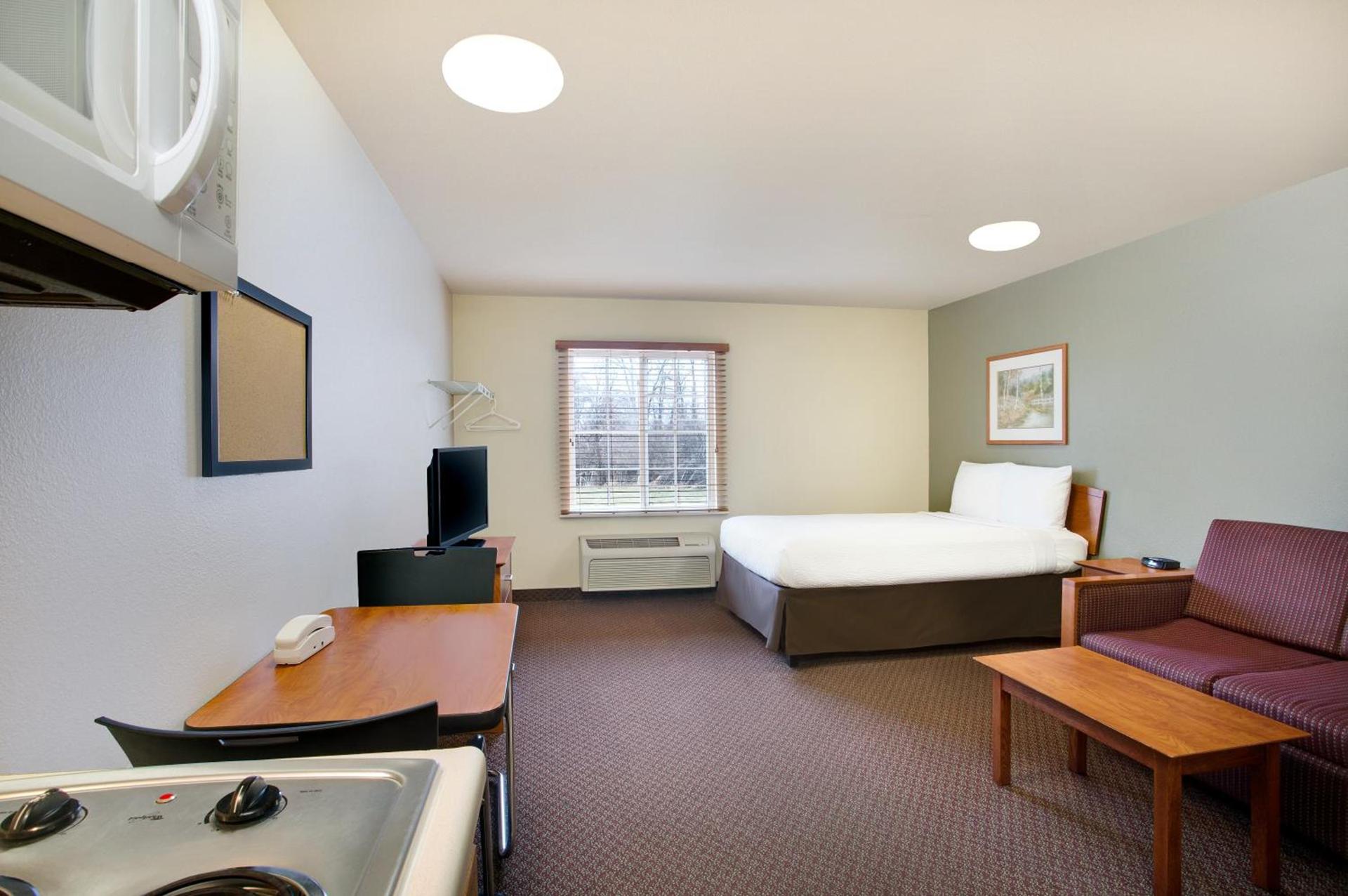 WoodSpring Suites Cincinnati Fairfield photo 17