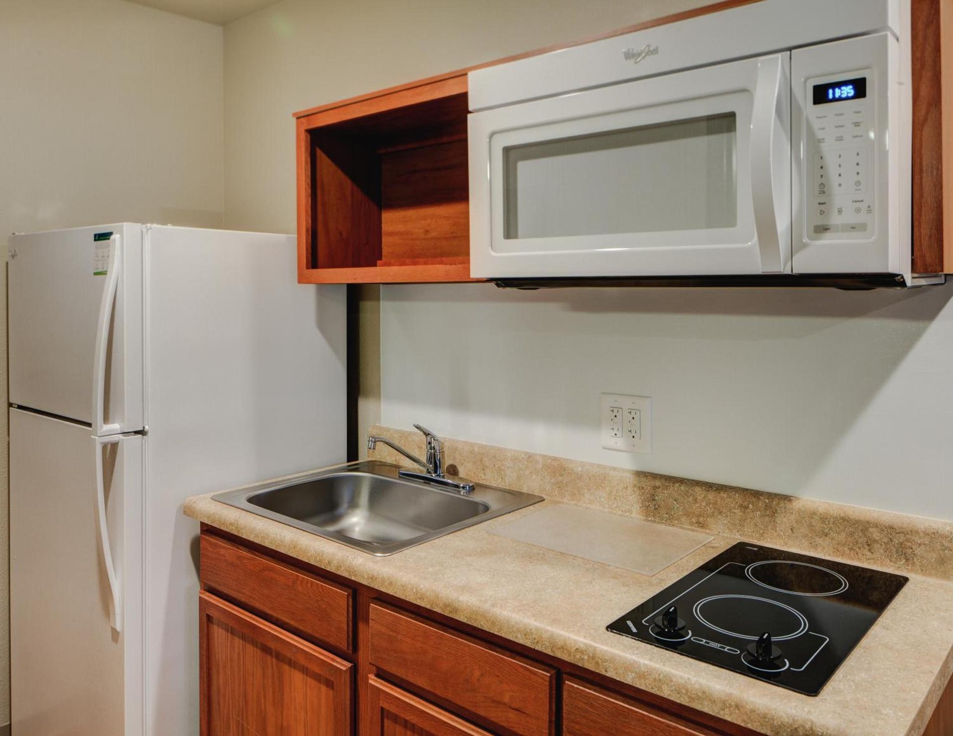 WoodSpring Suites Columbus NE I-270 Airport photo 17
