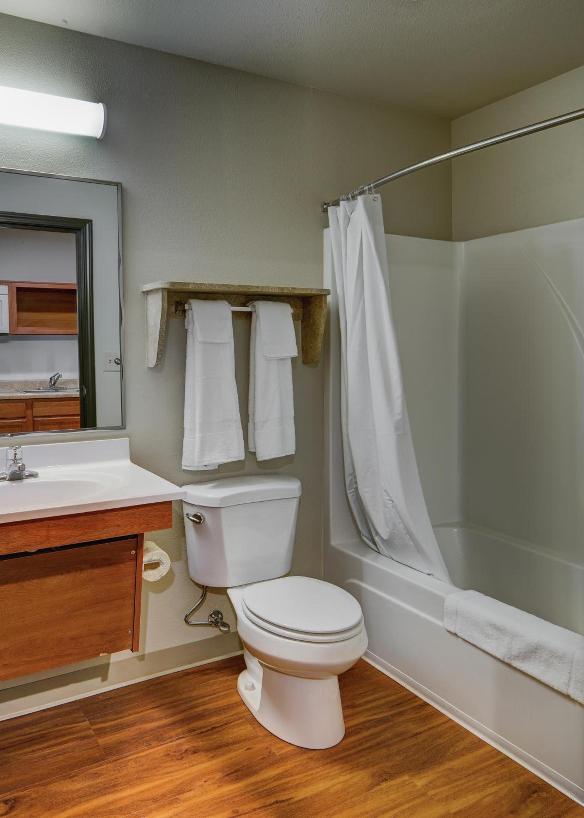 WoodSpring Suites Columbus NE I-270 Airport photo 16