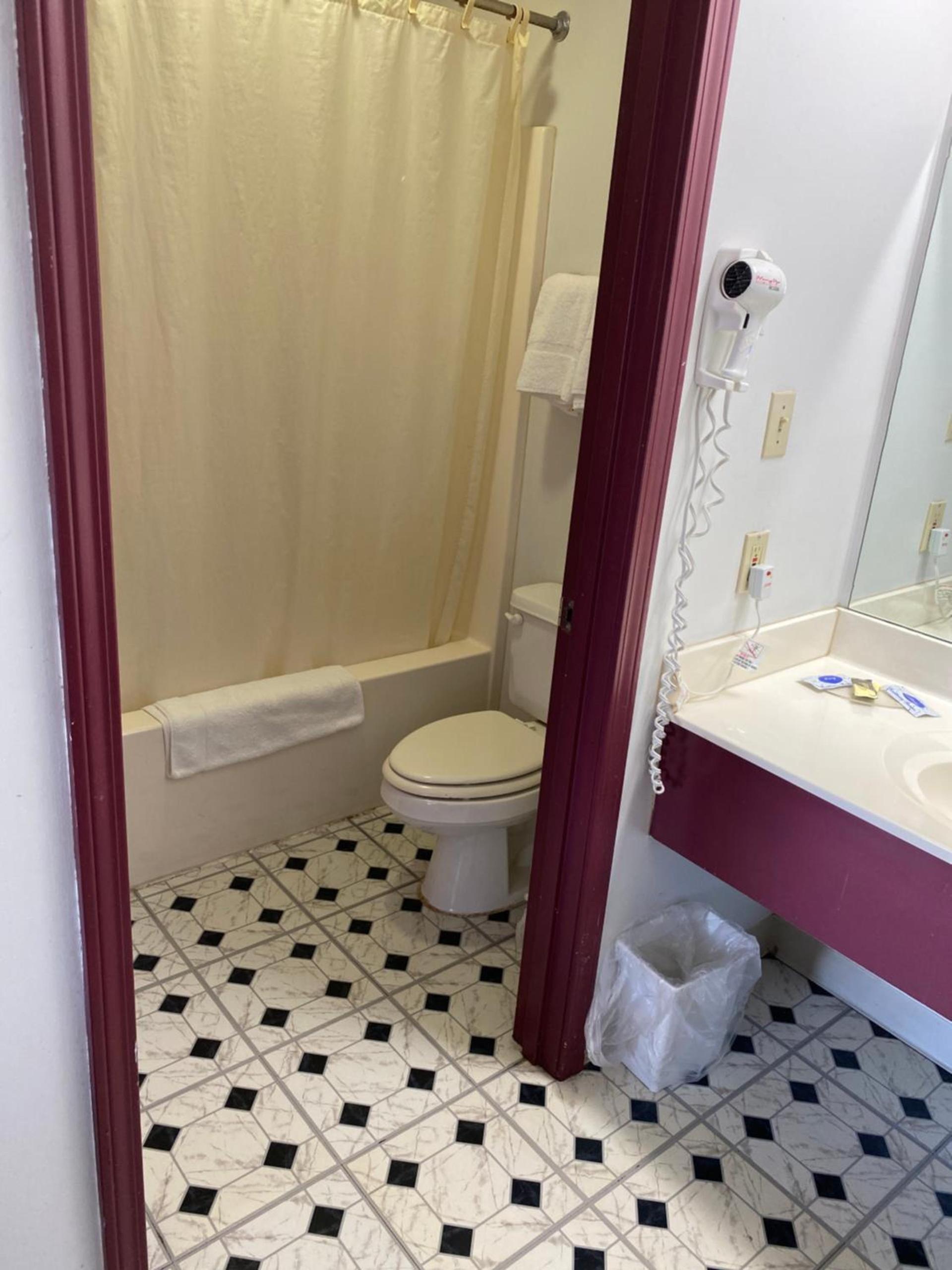 Royal Inn photo 29