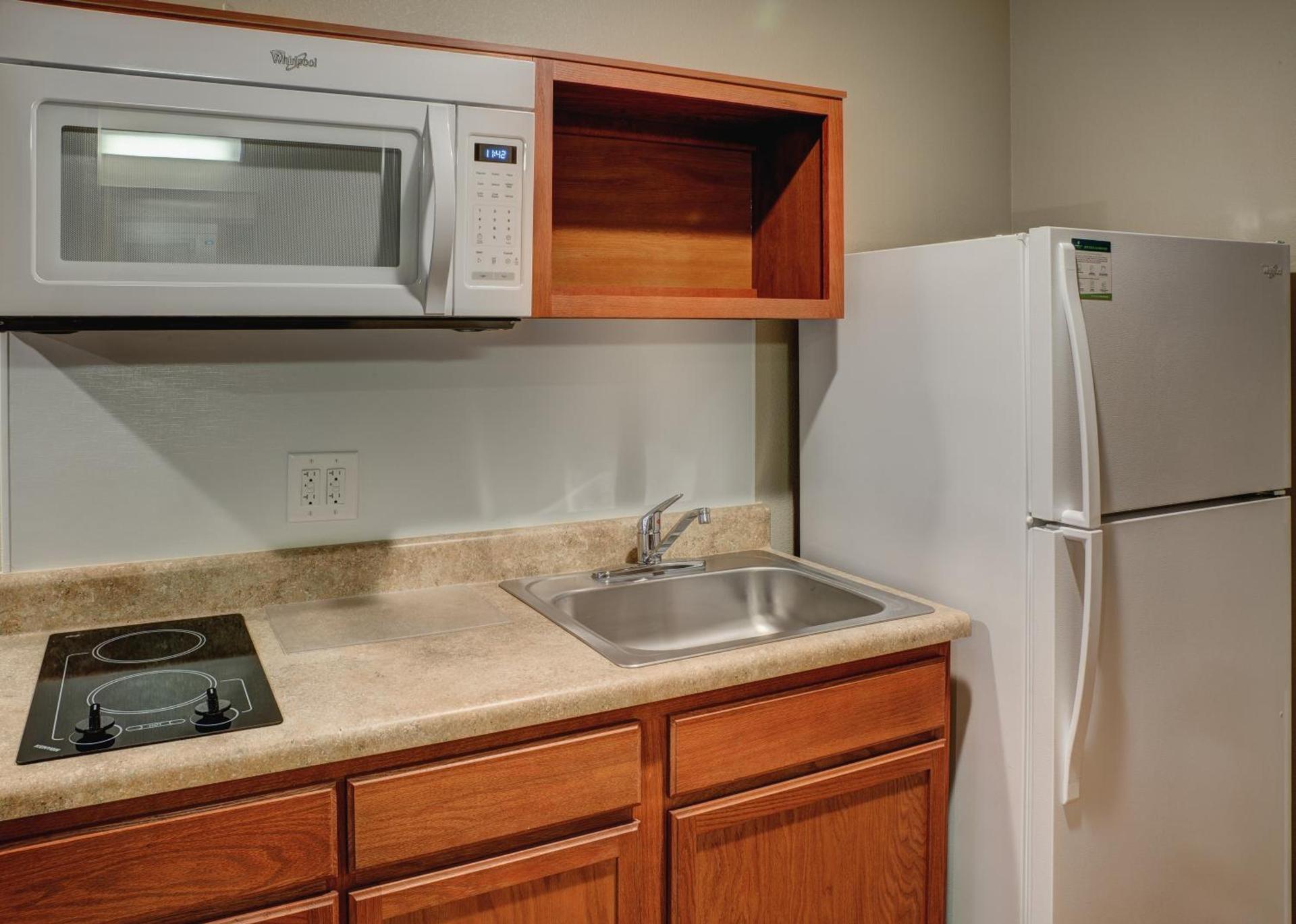 WoodSpring Suites Columbus NE I-270 Airport photo 18