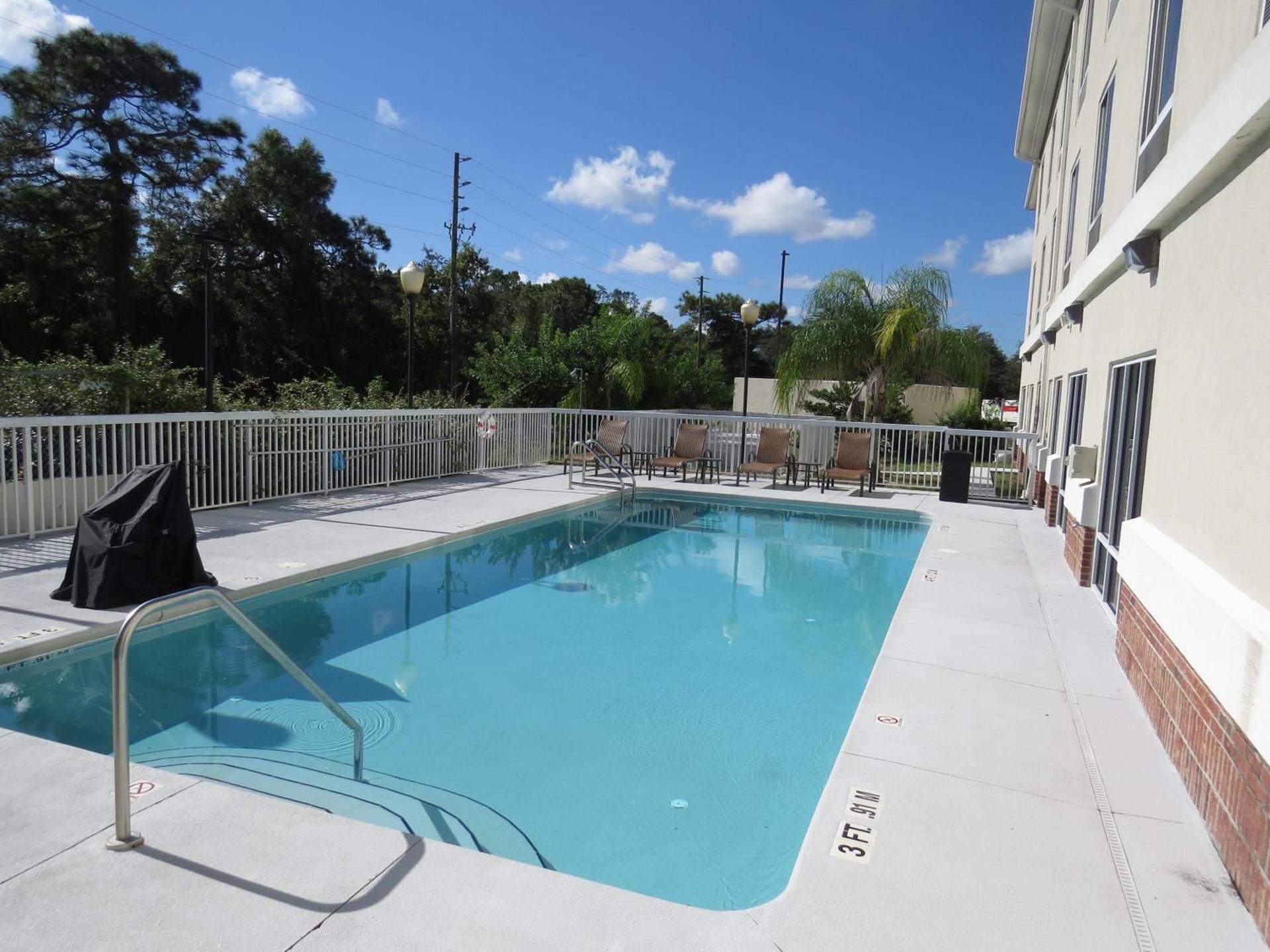 Holiday Inn Express & Suites Spring Hill by IHG photo 30