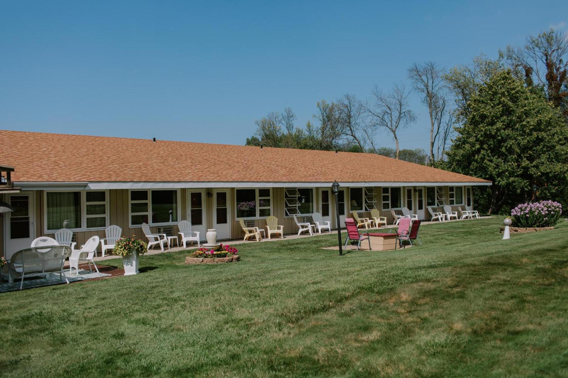The Ellison Inn & Lounge photo 5