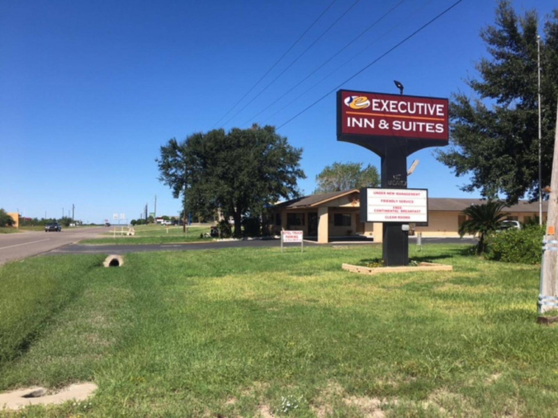 Hebbronville Executive Inn photo 1