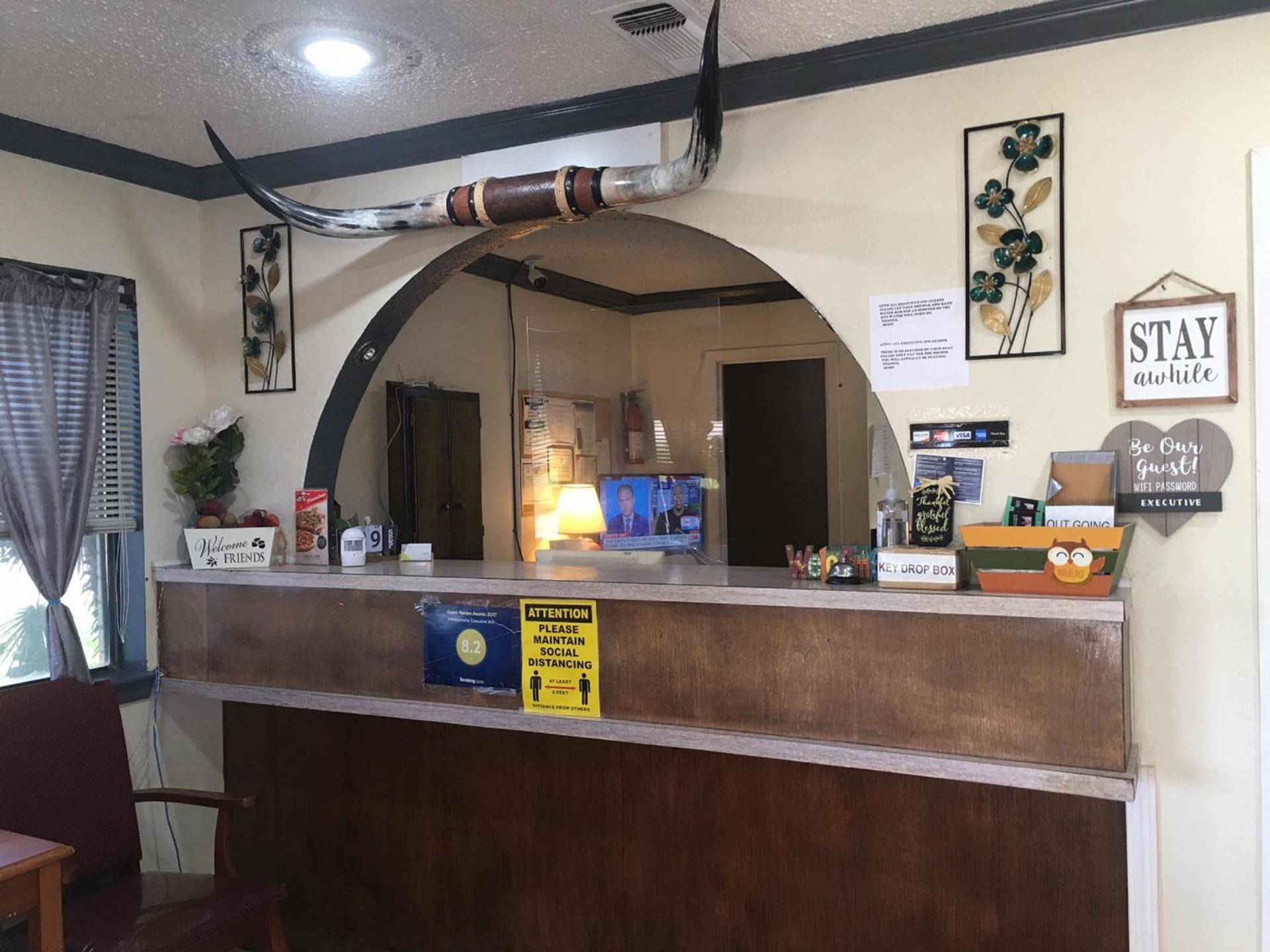 Hebbronville Executive Inn photo 32