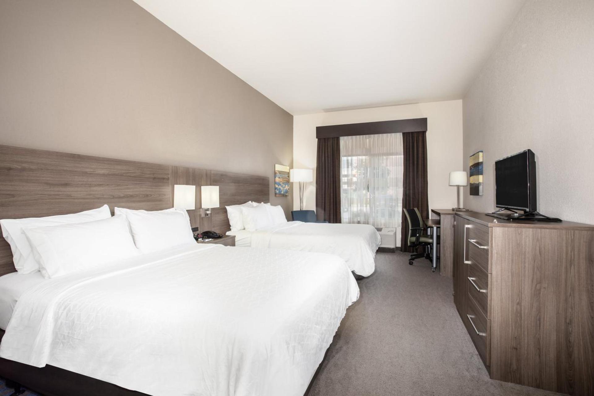 Holiday Inn Express & Suites Manhattan by IHG photo 37