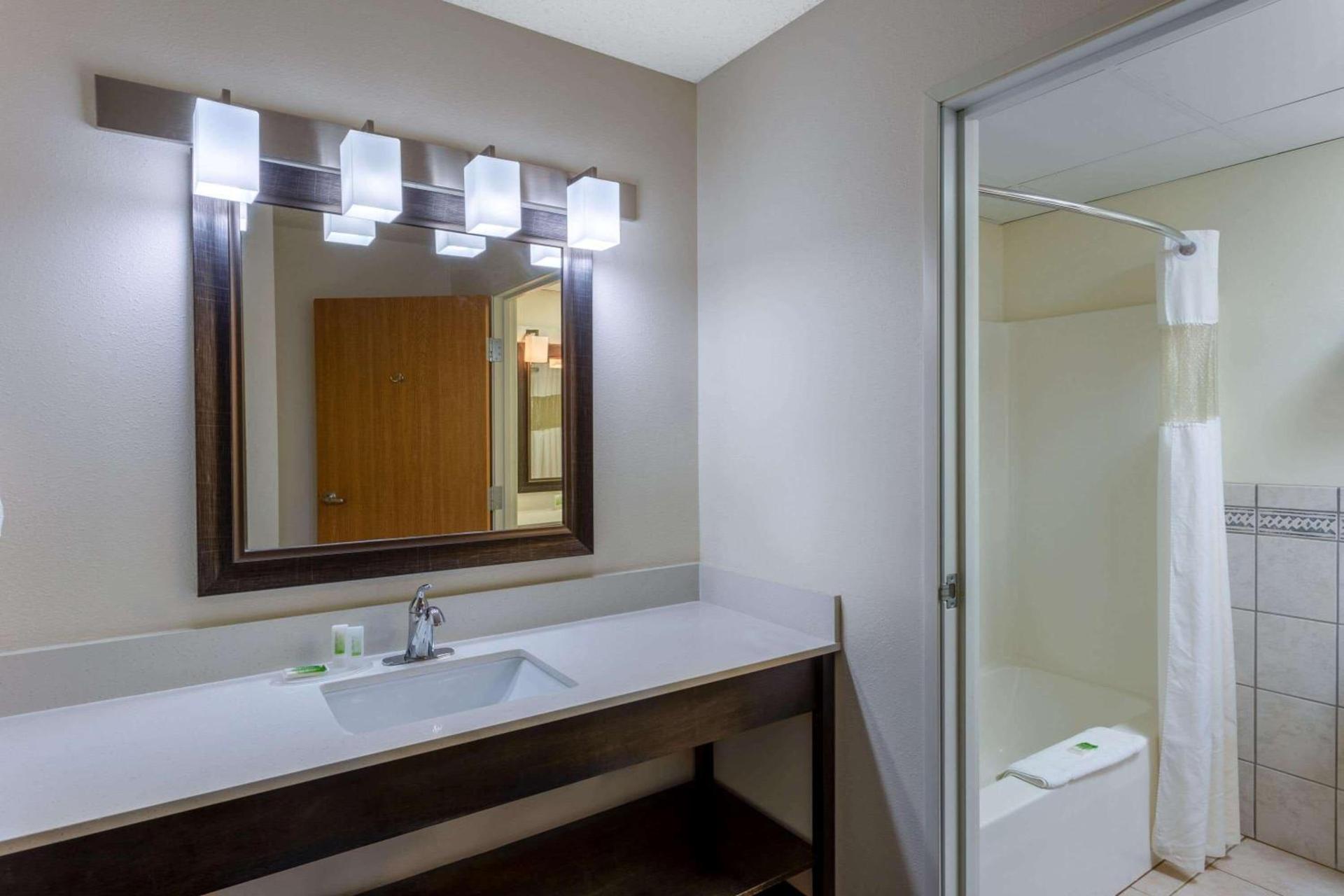 AmericInn by Wyndham Wausau photo 13