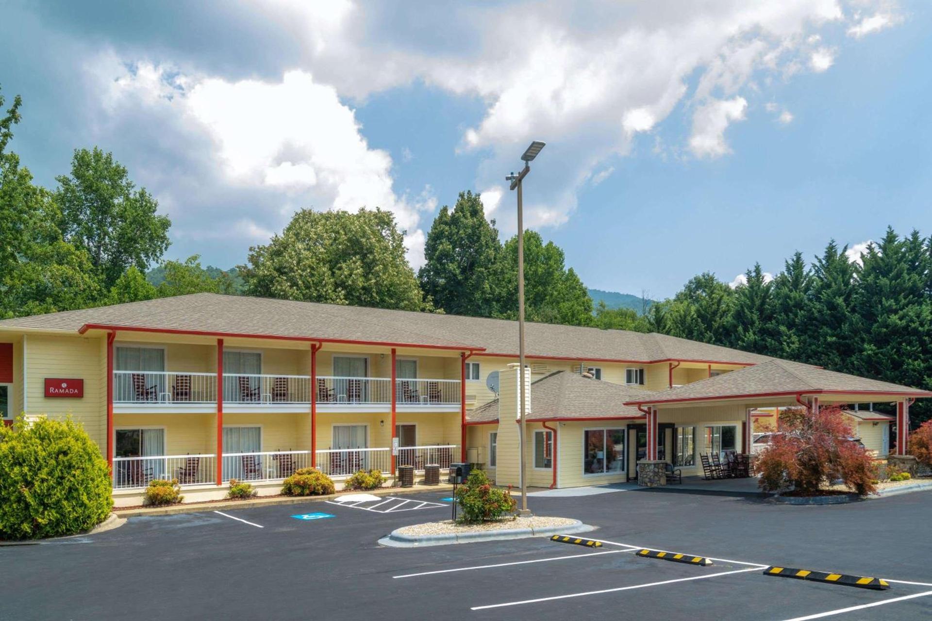 Ramada by Wyndham Maggie Valley photo 3