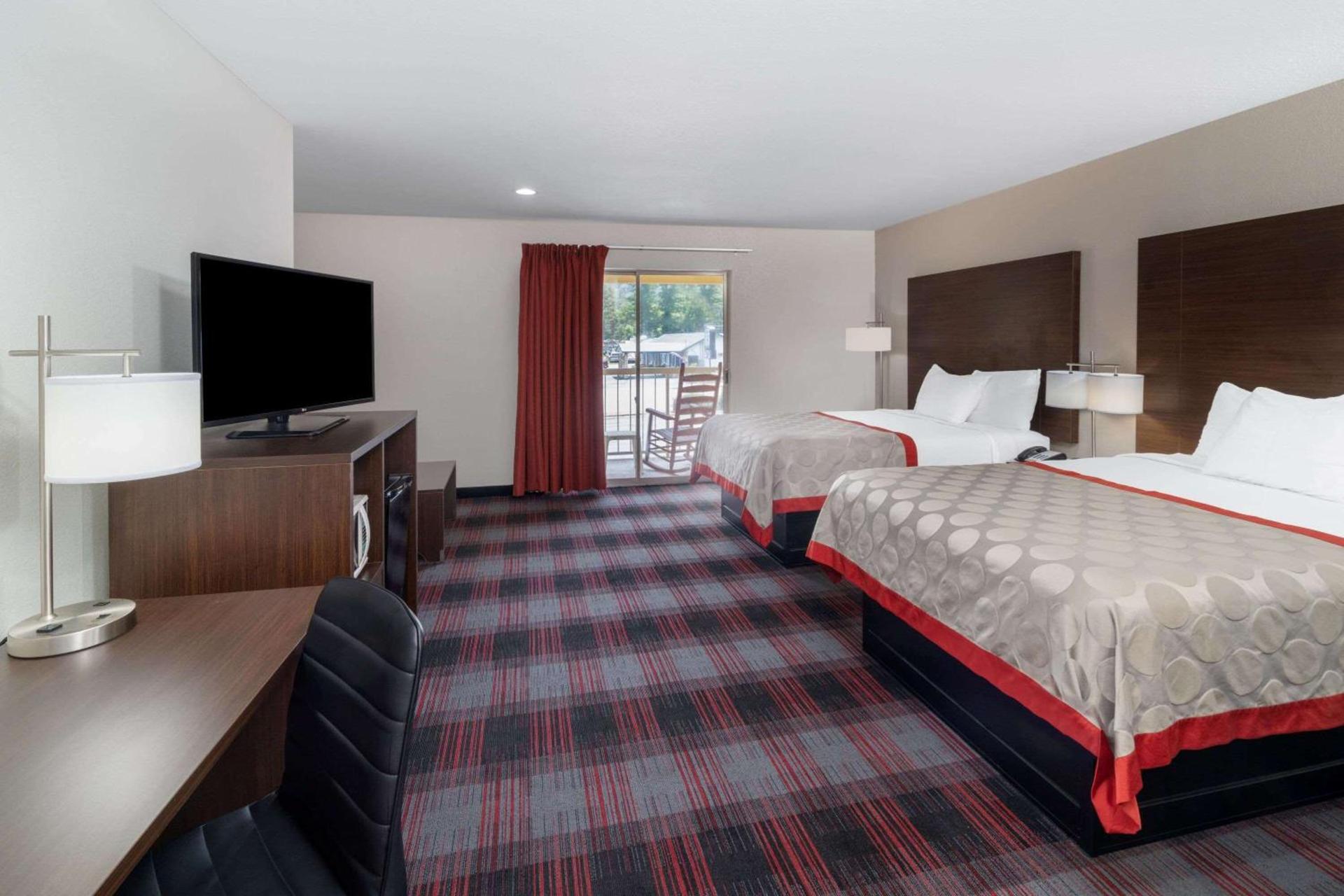 Ramada by Wyndham Maggie Valley photo 11