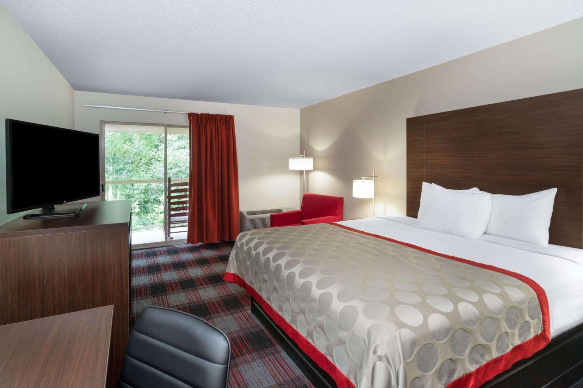 Ramada by Wyndham Maggie Valley photo 14