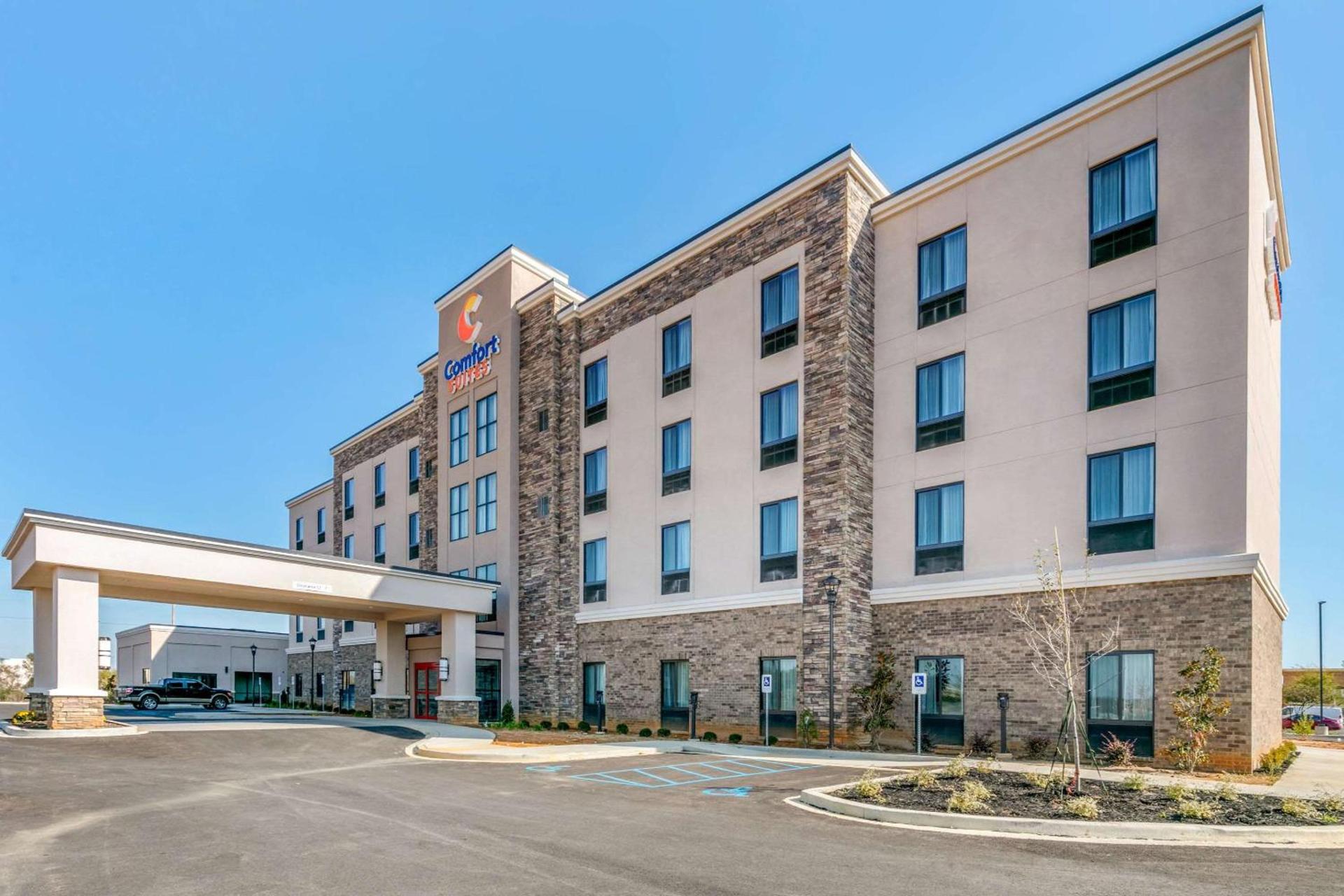 Comfort Suites North Tupelo photo 2