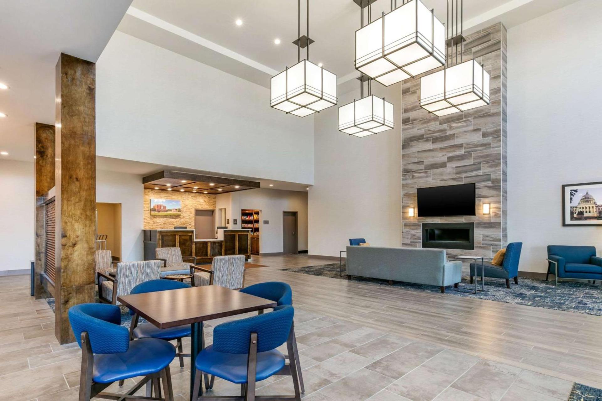 Comfort Suites North Tupelo photo 4