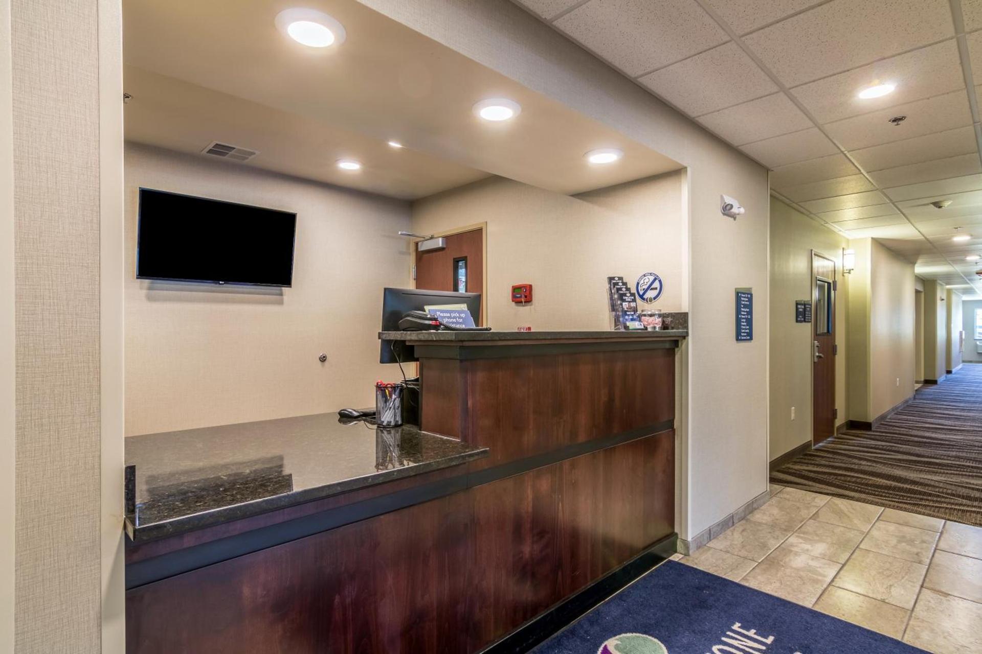 Cobblestone Inn & Suites - Barron photo 18