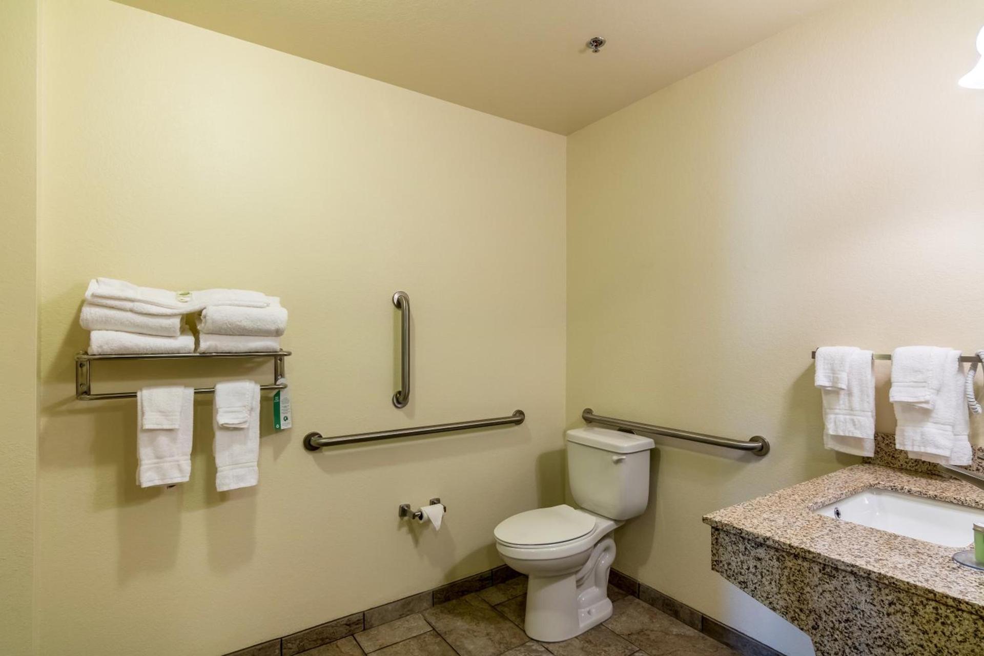 Cobblestone Inn & Suites - Barron photo 22