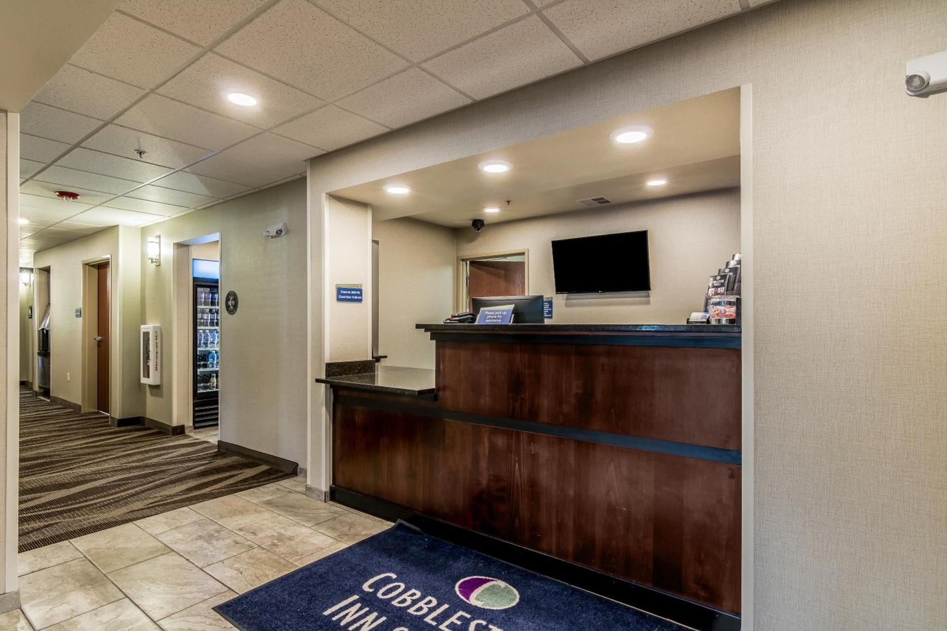 Cobblestone Inn & Suites - Barron photo 39