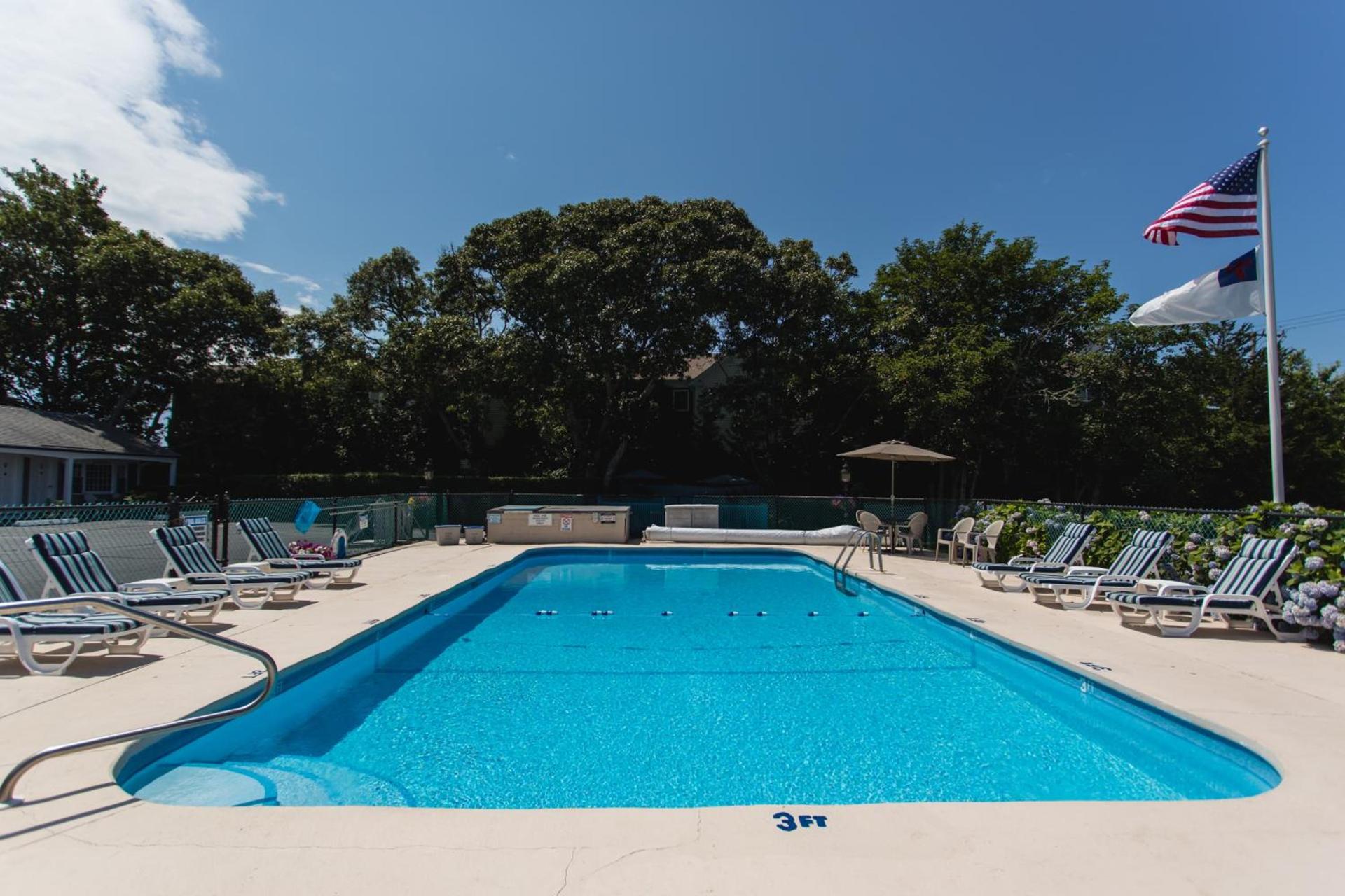A Beach Breeze Inn photo 17