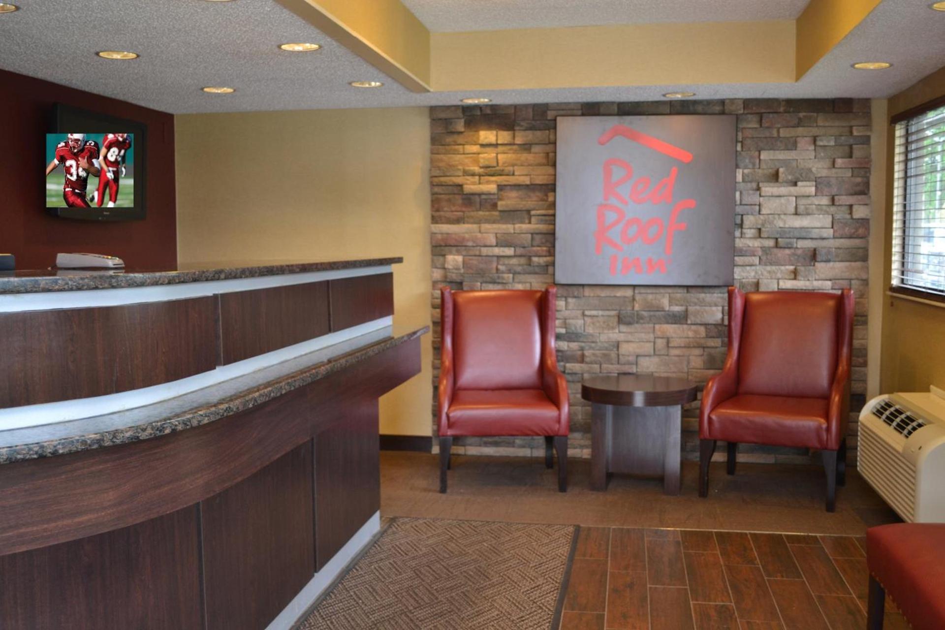 Red Roof Inn Elkhart photo 3