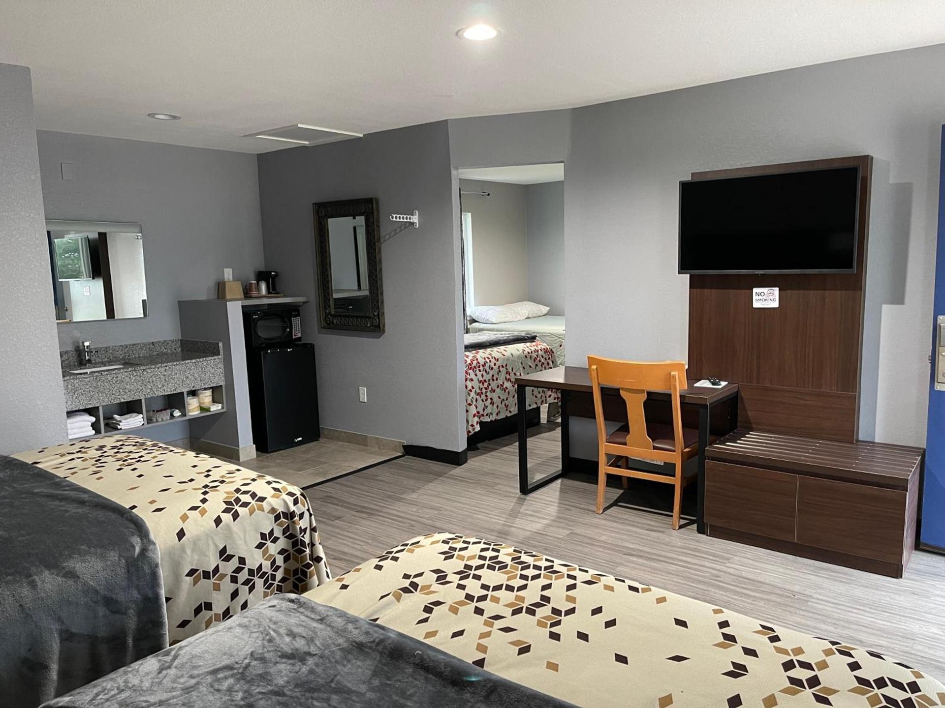 Ridge Motel photo 22
