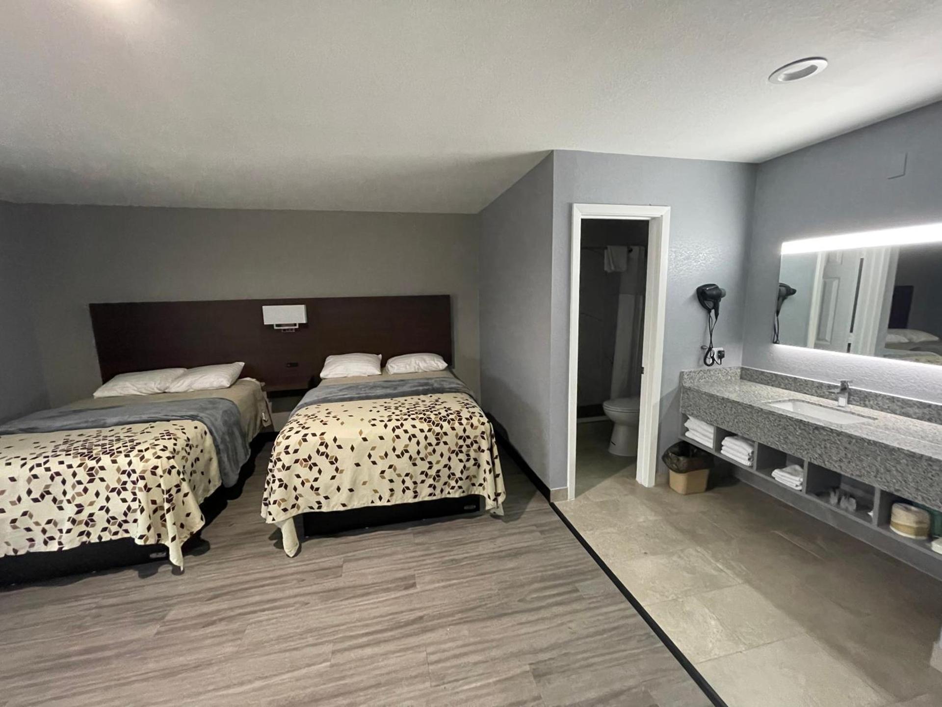 Ridge Motel photo 17