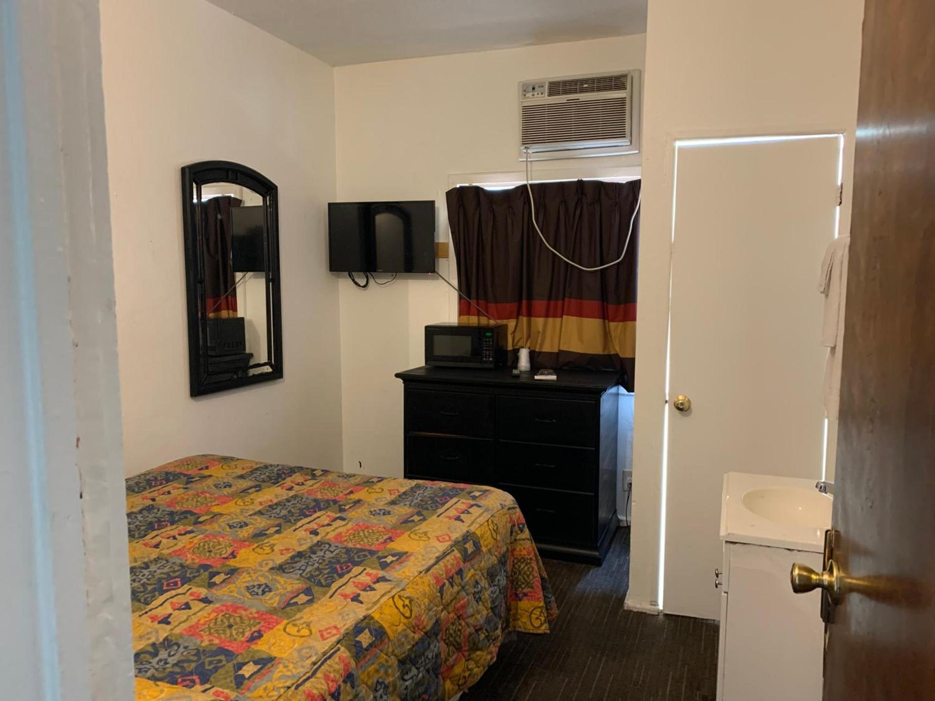 Encore Inn Inglewood photo 13