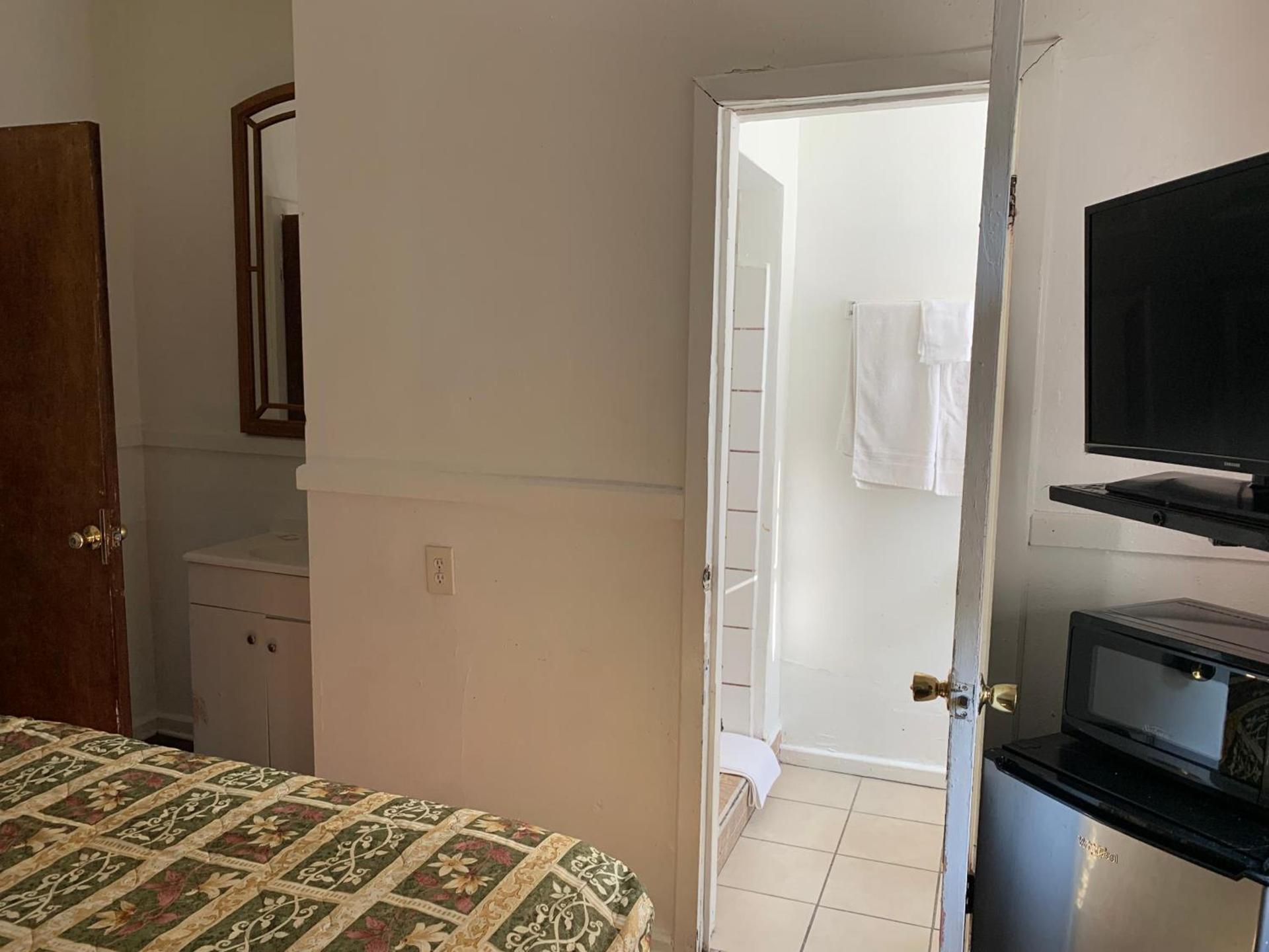 Encore Inn Inglewood photo 16