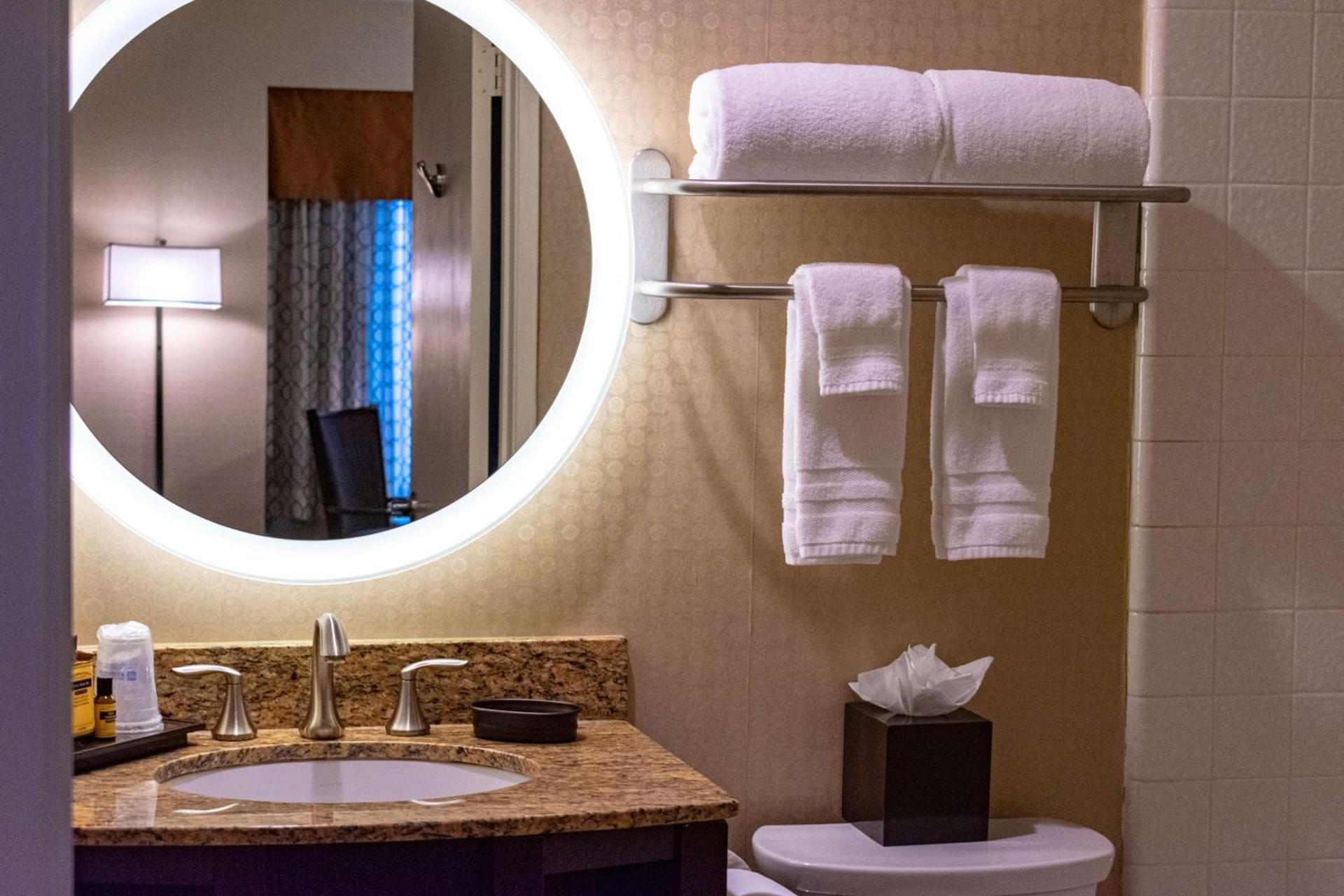 Best Western Plus Suites Hotel Coronado Island photo 22