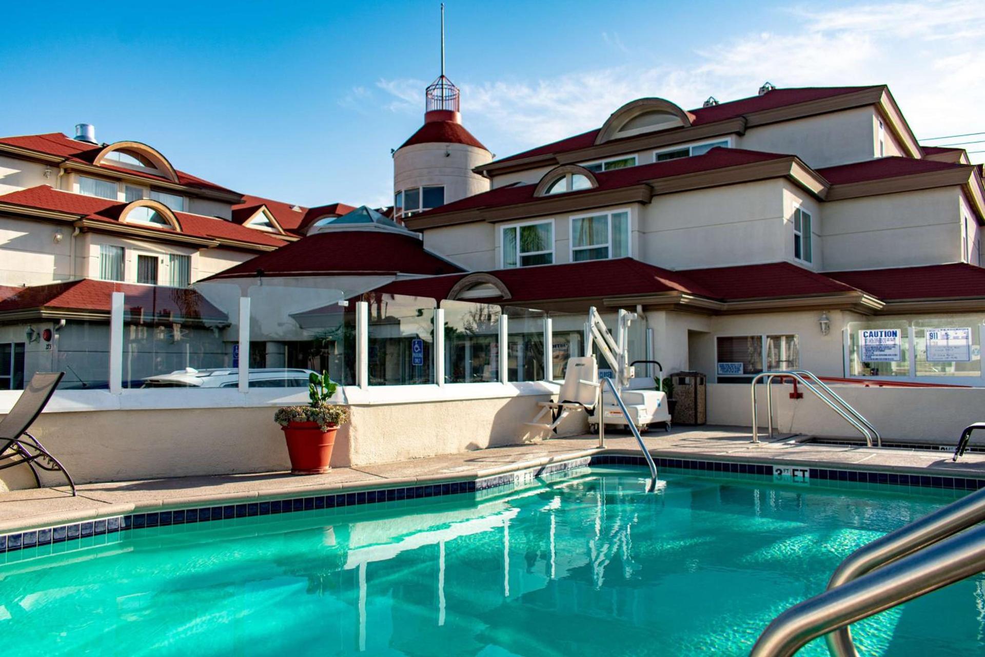 Best Western Plus Suites Hotel Coronado Island photo 25